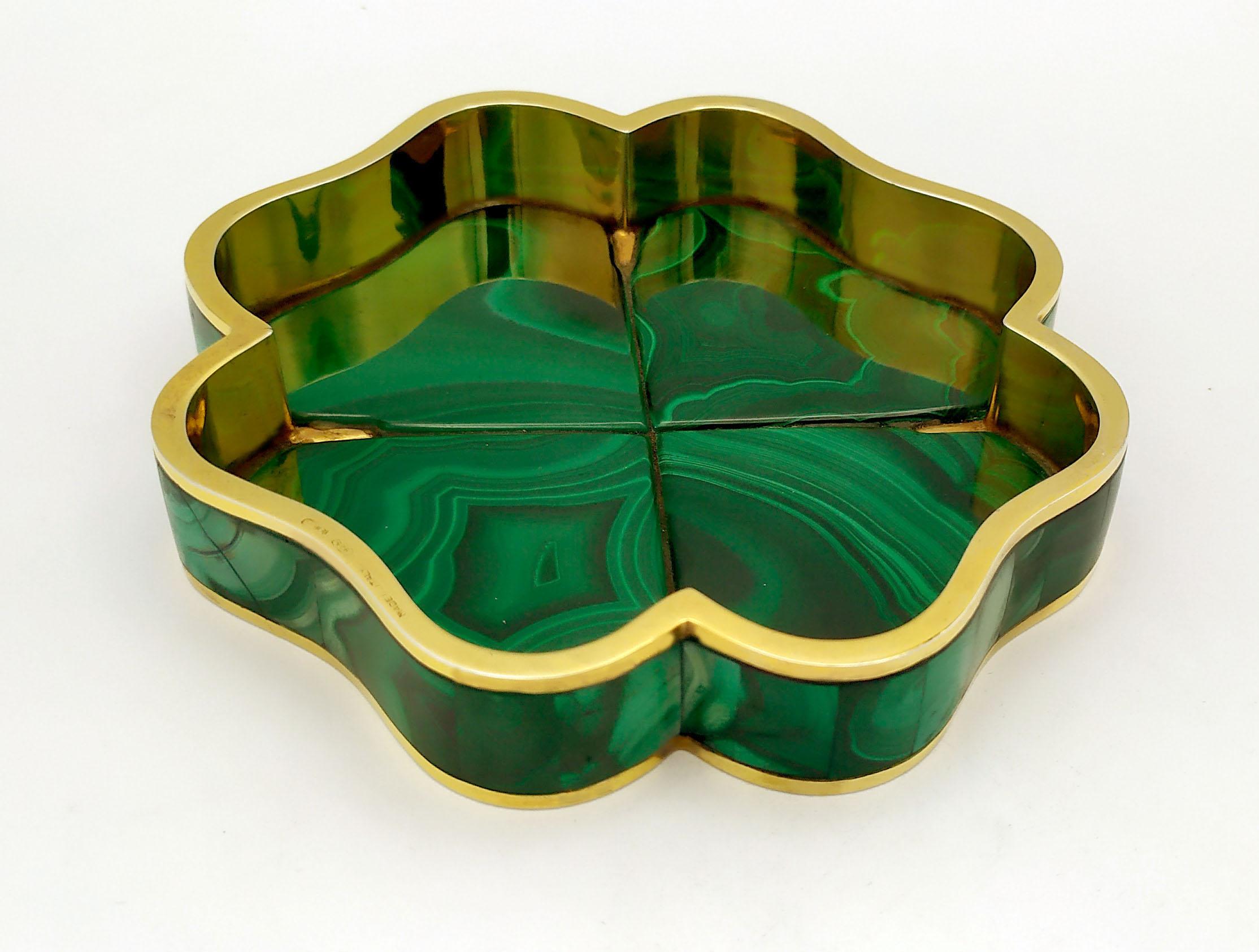 Hand-Carved Table Ashtray Four-Leaf Clover Malachite Stone and Sterling Silver Salimbeni For Sale