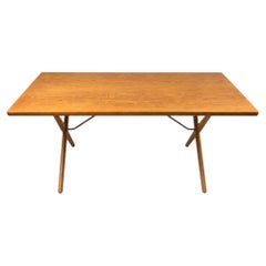 Table AT-303 by Hans J. Wegner, Oak Wood, Mid-Century Modern