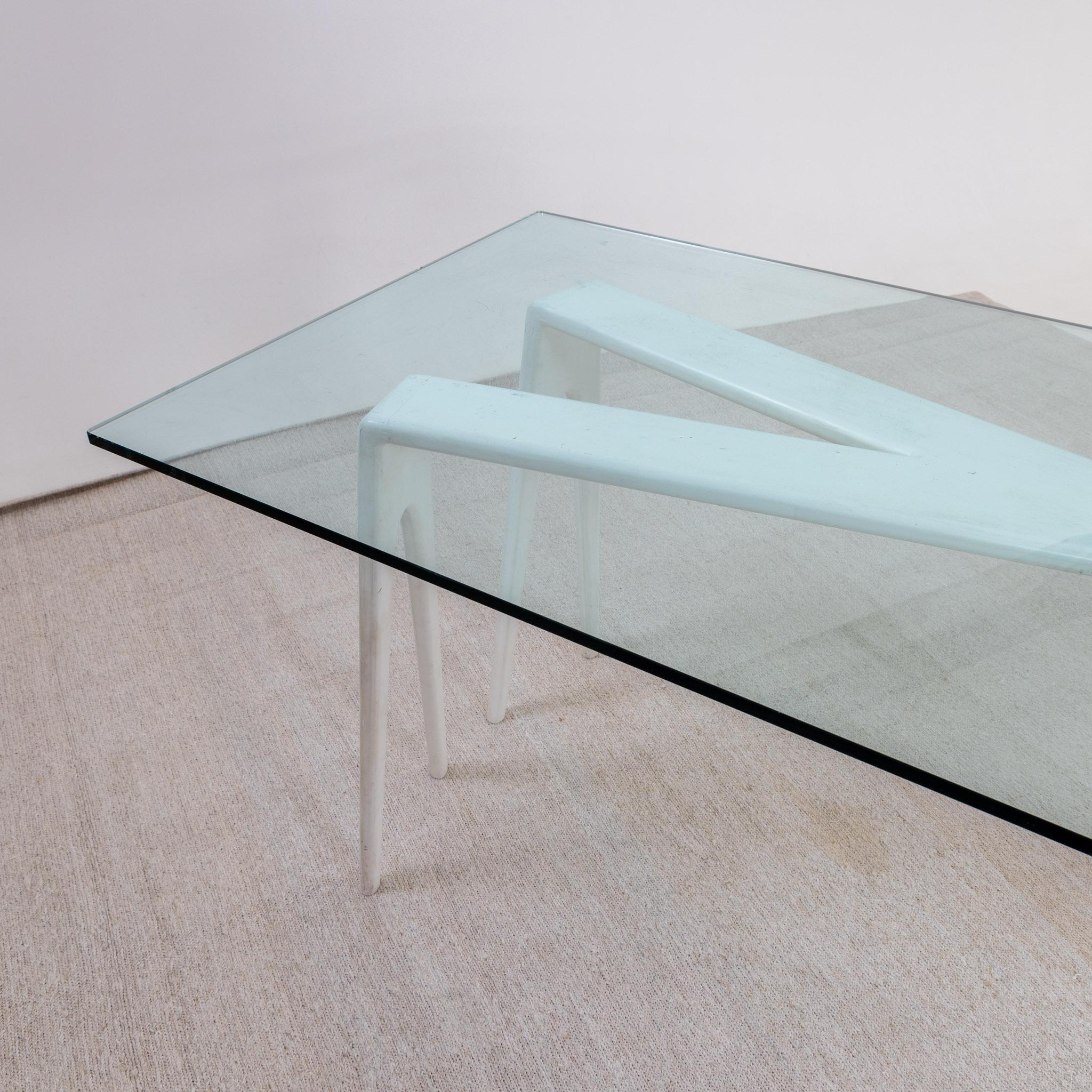 White Dining Table with Glass Top, Le Opere E i Giorni, Italy 20th Century In Good Condition For Sale In Greding, DE