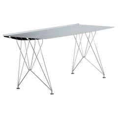 Bureau B du 21e siècle table de bureau Konstantin Grcic plateau en argent anodisé avec pieds en inox