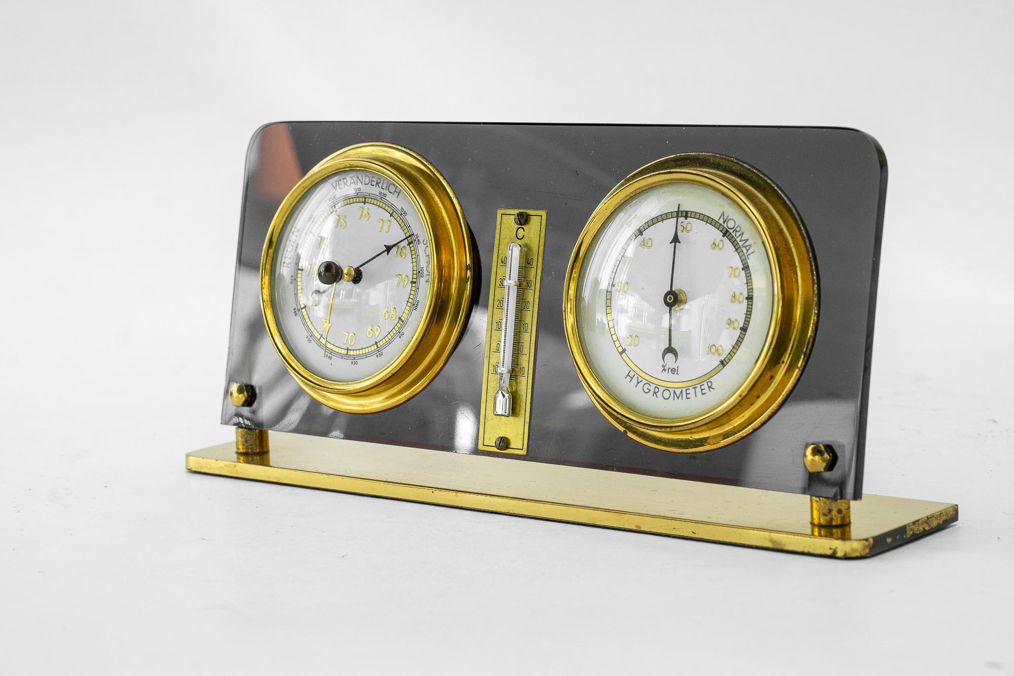 Metà XX secolo Tavolo barometro stazione meteorologica Vienna Around, anni '50 in vendita