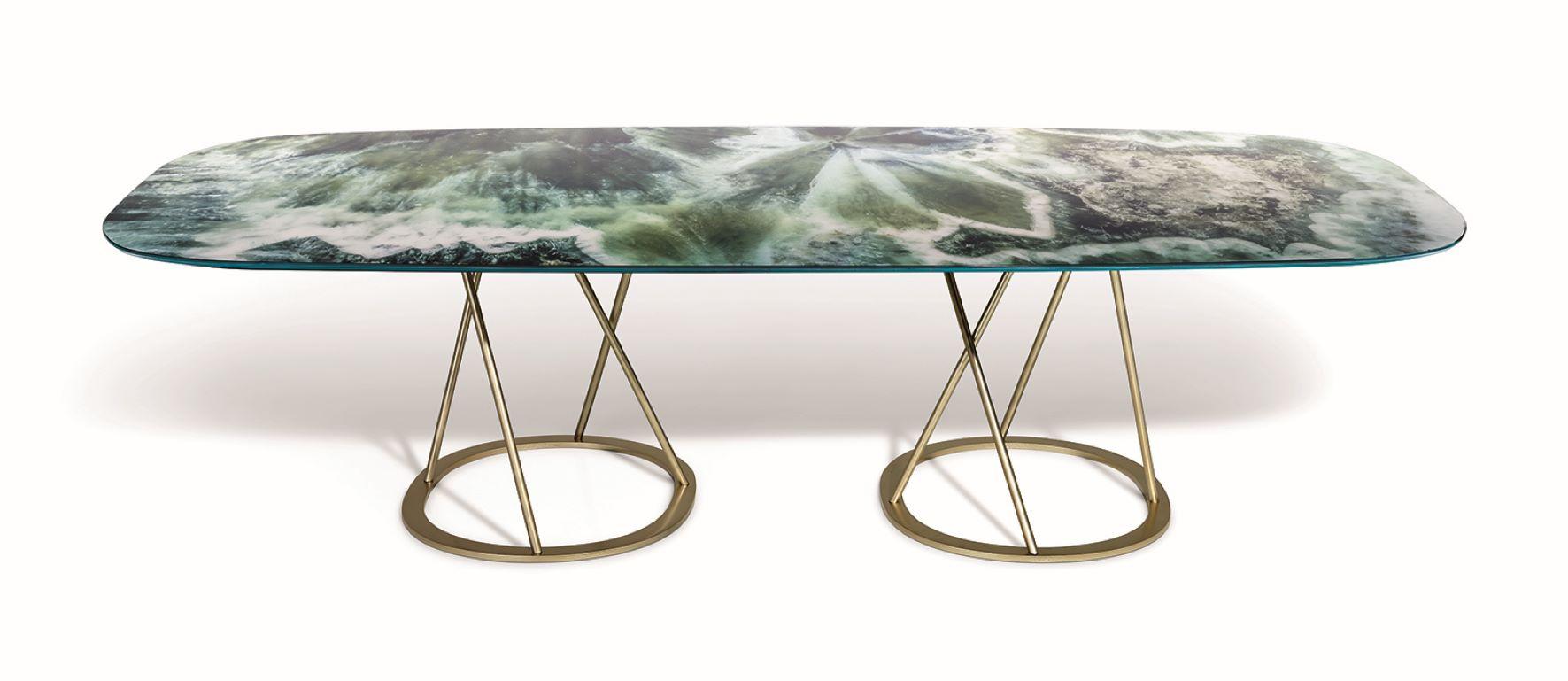 Sicis is delighted to welcome you at ‘Home’.
The classically inspired extent in contemporary plays an eclectic style, elegant and refined. Interiors express personality.
A constant research, attention to quality, use of selected materials and