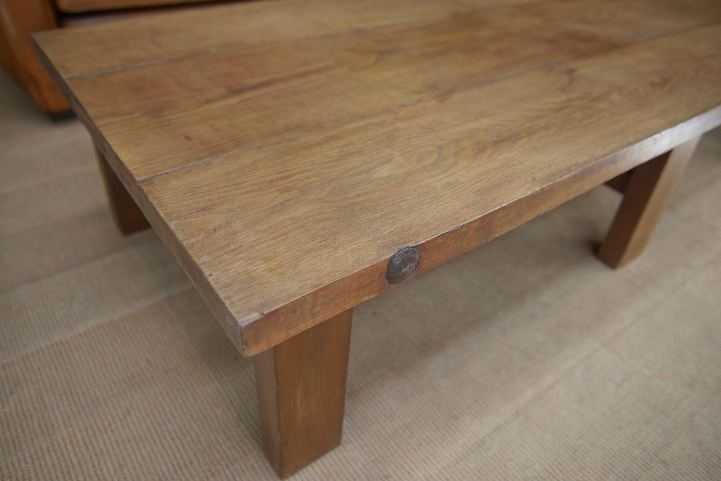 Mid-20th Century Table basse 6 pieds en chêne massif 1950 For Sale