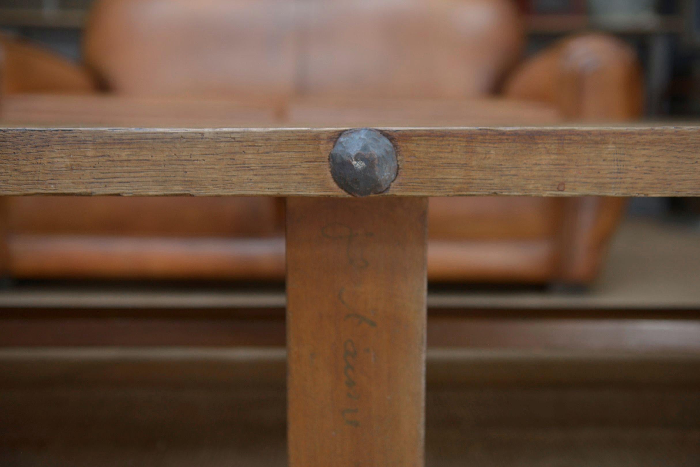 Table basse 6 pieds en chêne massif 1950 For Sale 3