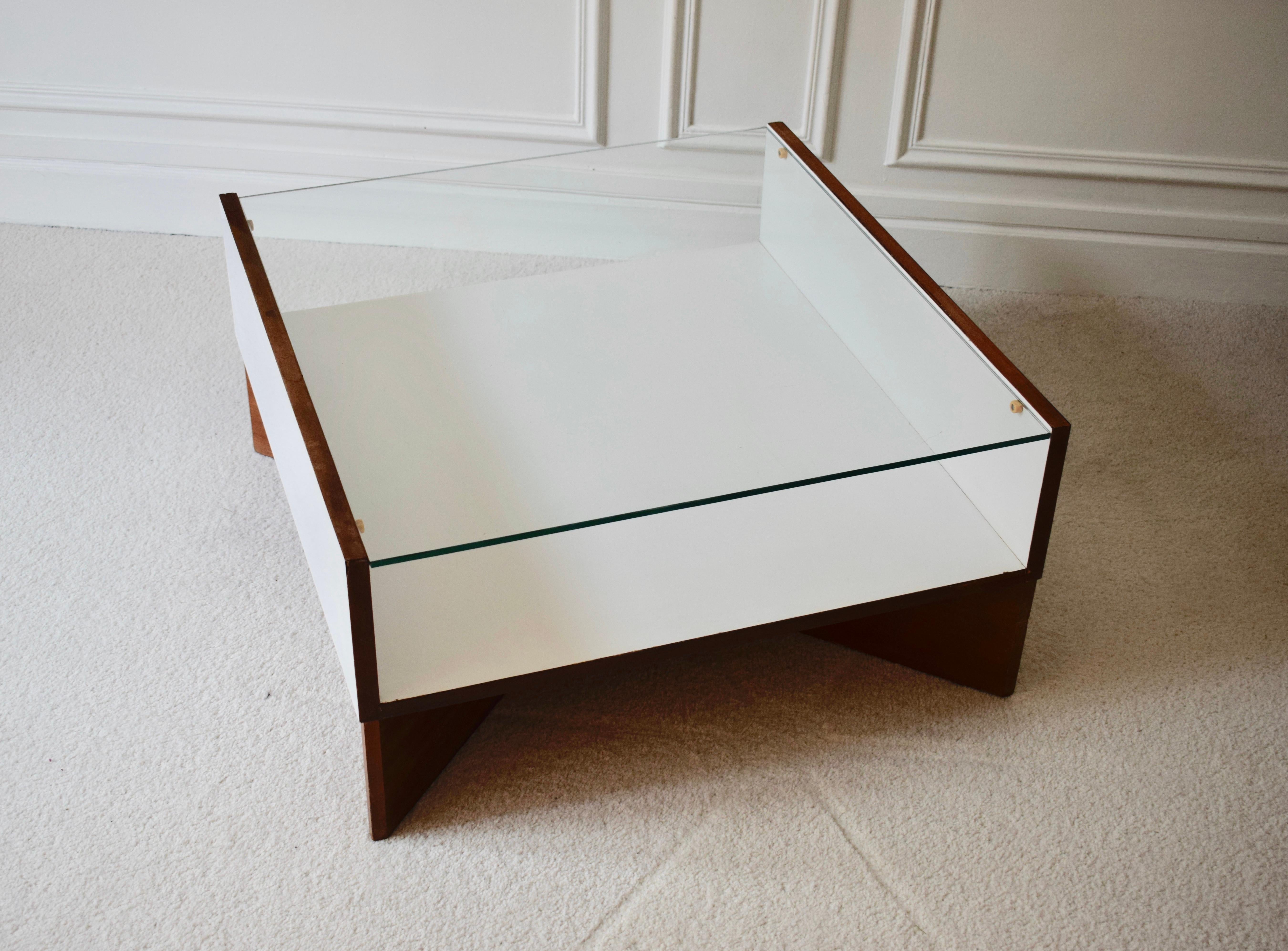 Pierre Guariche
Aquilon Low Table, 1960
Formica, teak, glass
13.78 H x 27.56 x 27.56 inches
35 H x 70 x 70 cm
Edition Les Huchers-Minvielle