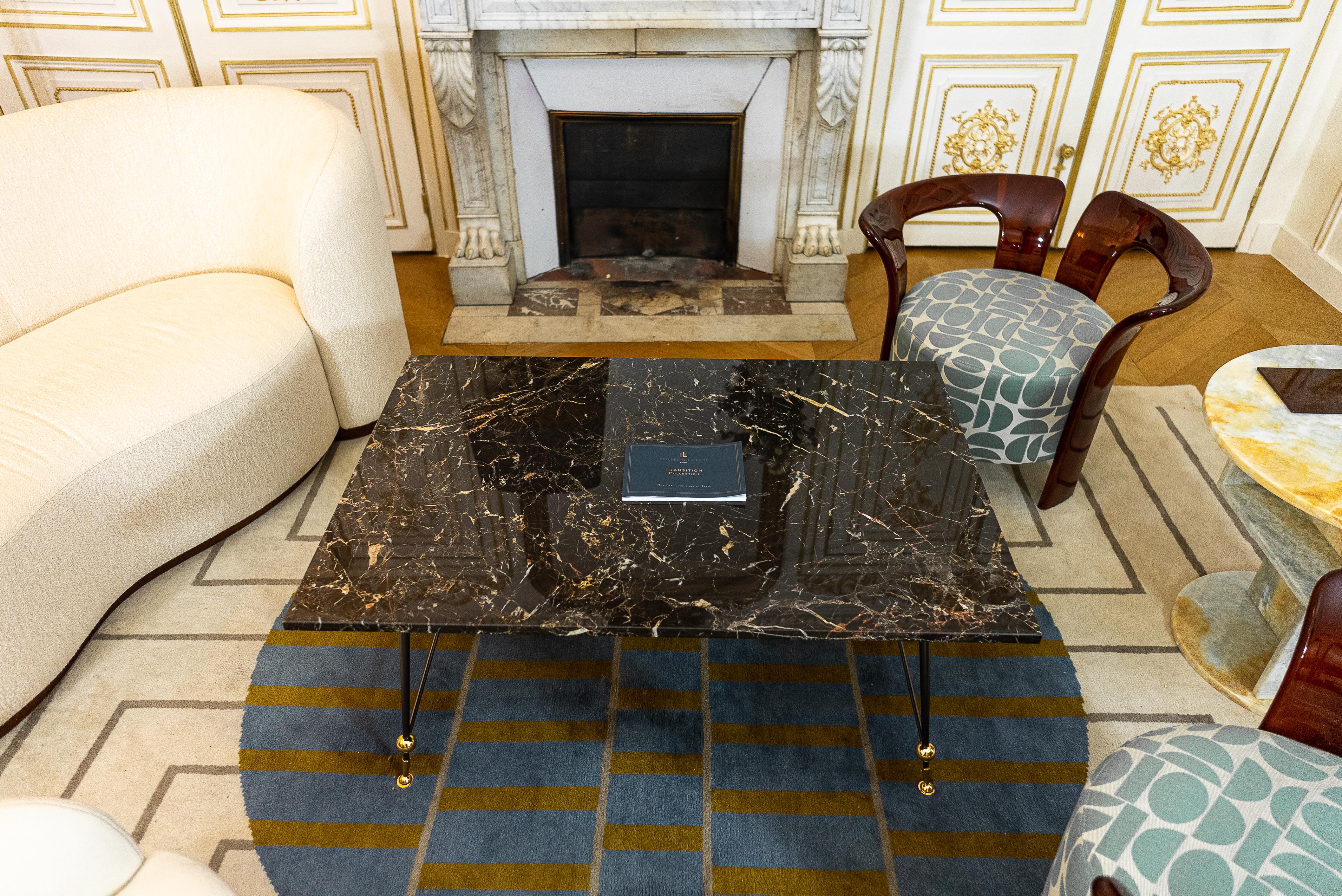 Laiton Table Basse avec plateau en marbre Saint Laurent en vente
