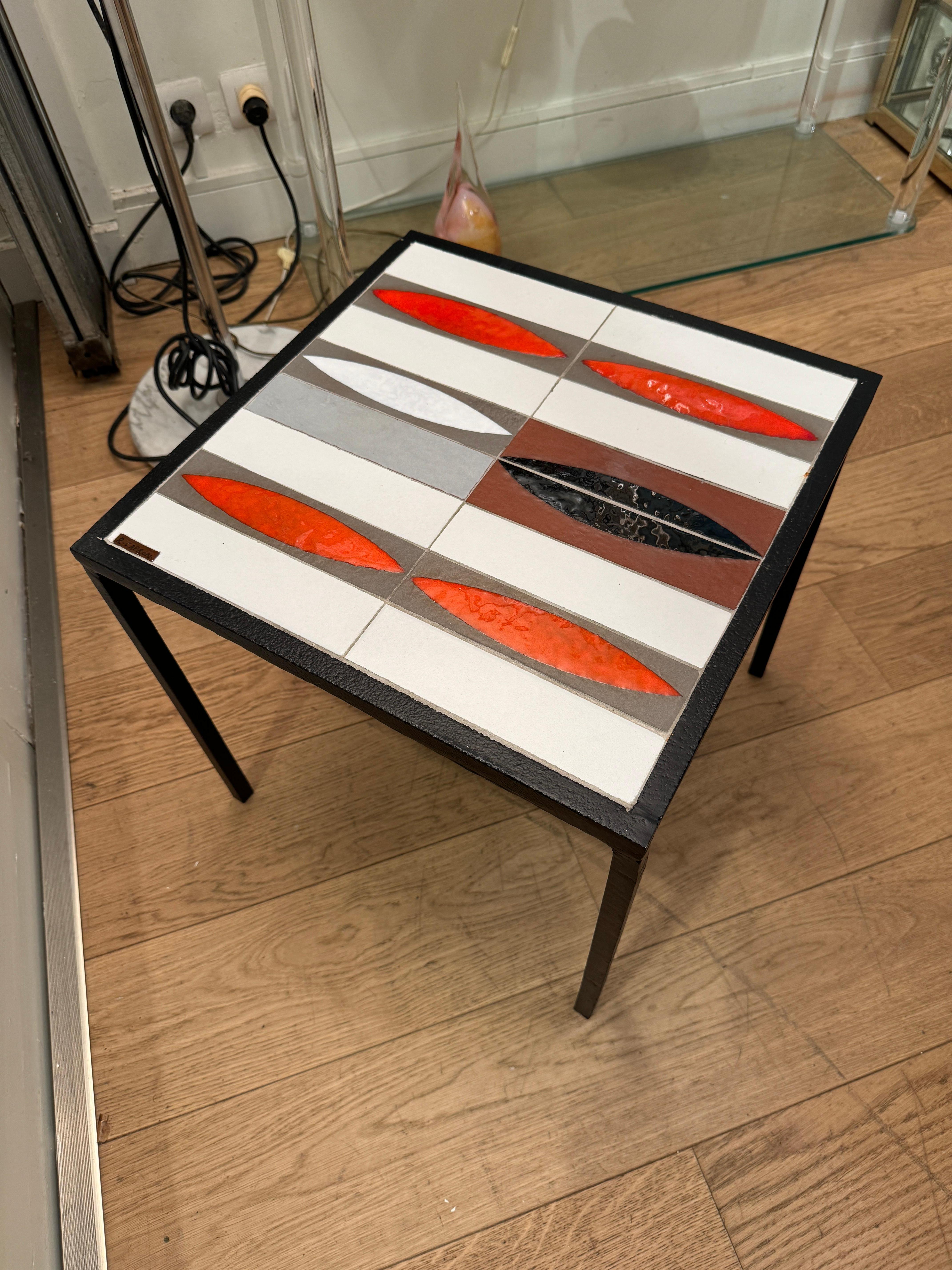 Ceramic Table Basse Bout de Canapé “Navette” de Roger Capron : Une Icône du Design For Sale