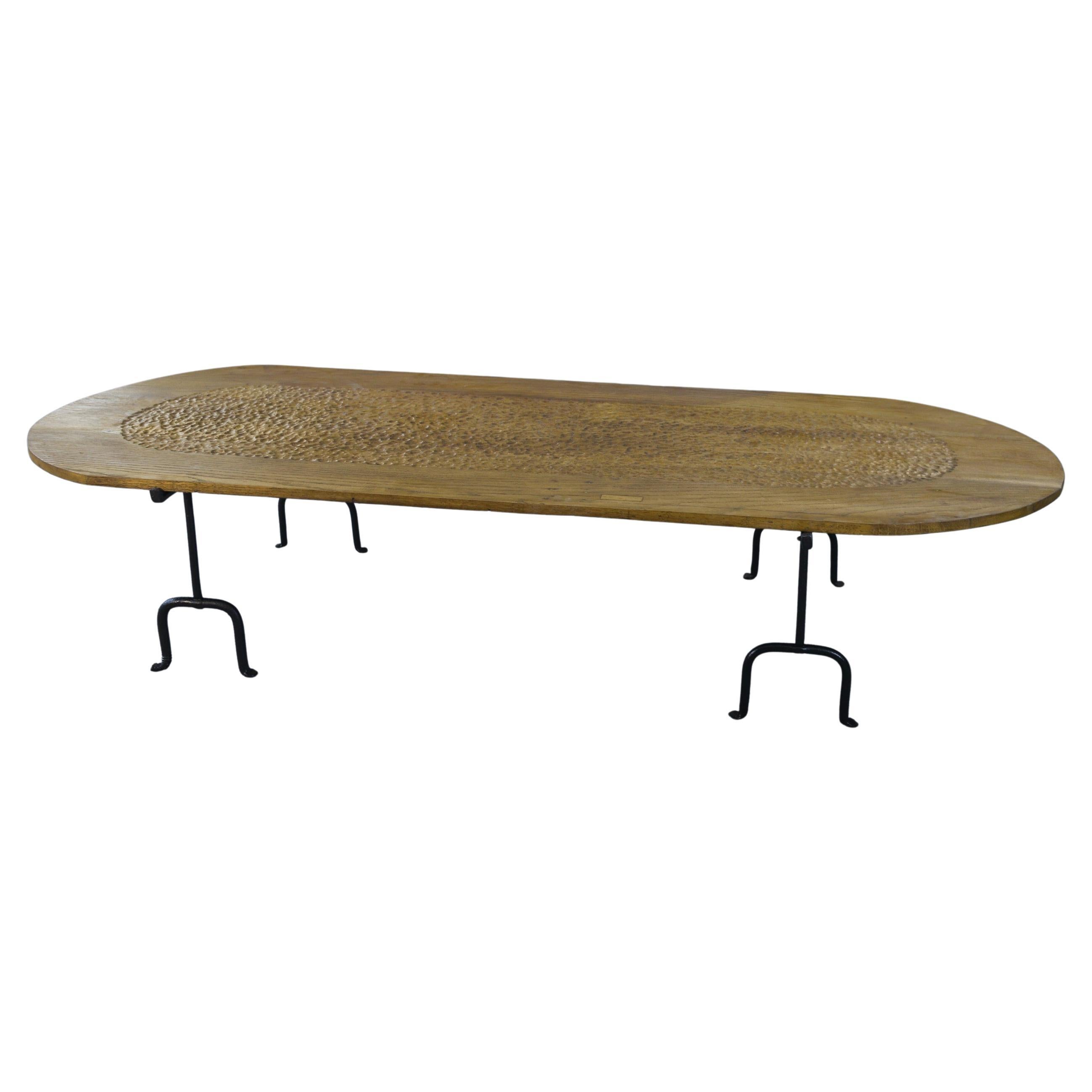 Table basse brutaliste en chêne massif - fer forgé dans le goût de Noll-Marolles For Sale