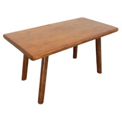 Table basse brutaliste vintage en bois de chêne massif des années 50
