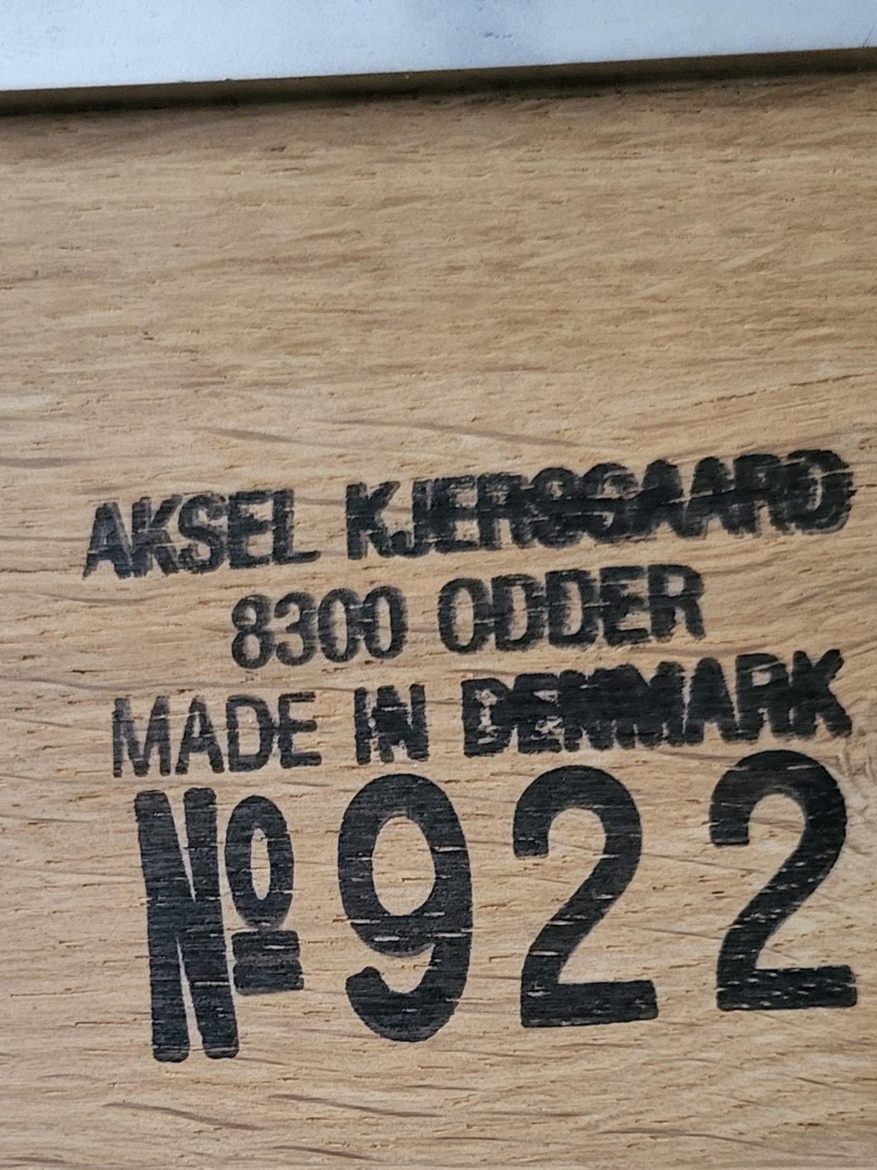 Table basse carré en chêne massif Aksel Kjersgaard Naver collection Danemark For Sale 7