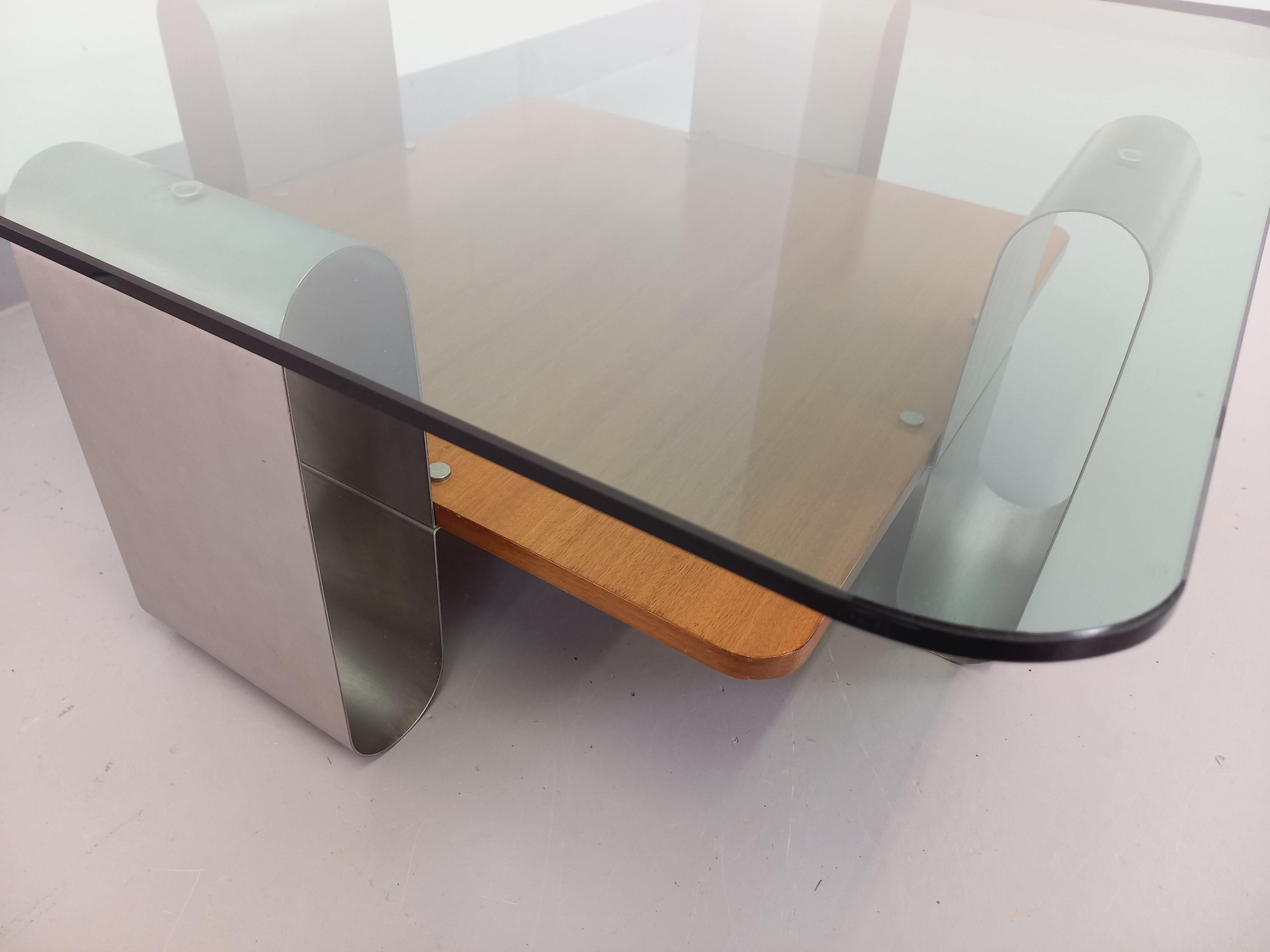 Français Table basse carrée 2 plateaux style A Space vintage des années 70 en verre en vente