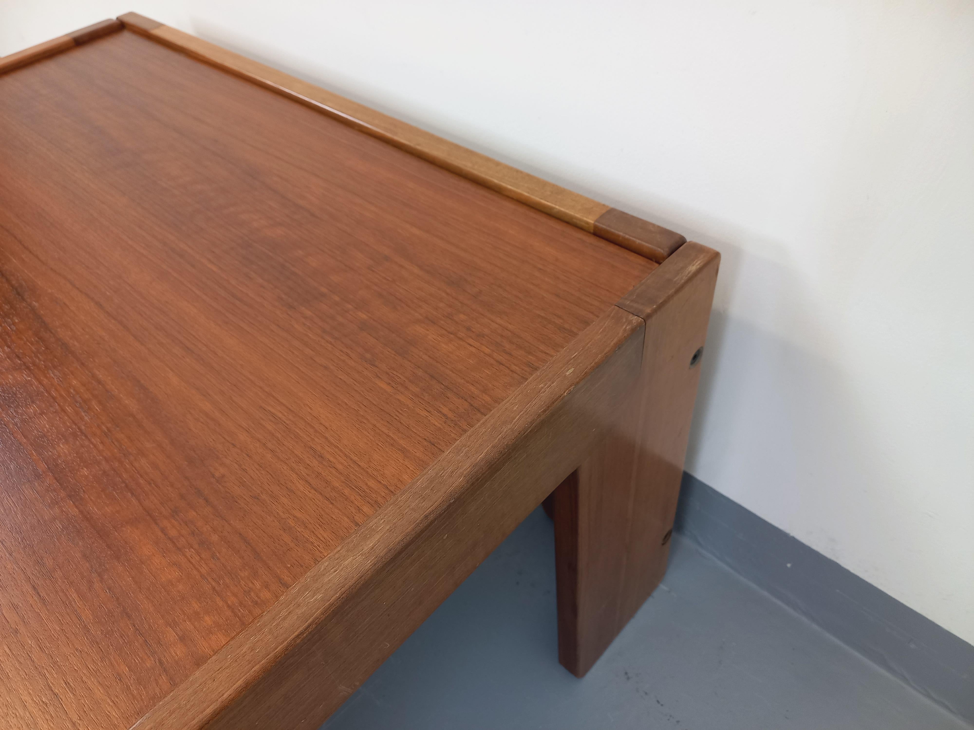 Table basse carrée italienne vintage de Afra et Tobia Scarpa pour Cassina 3