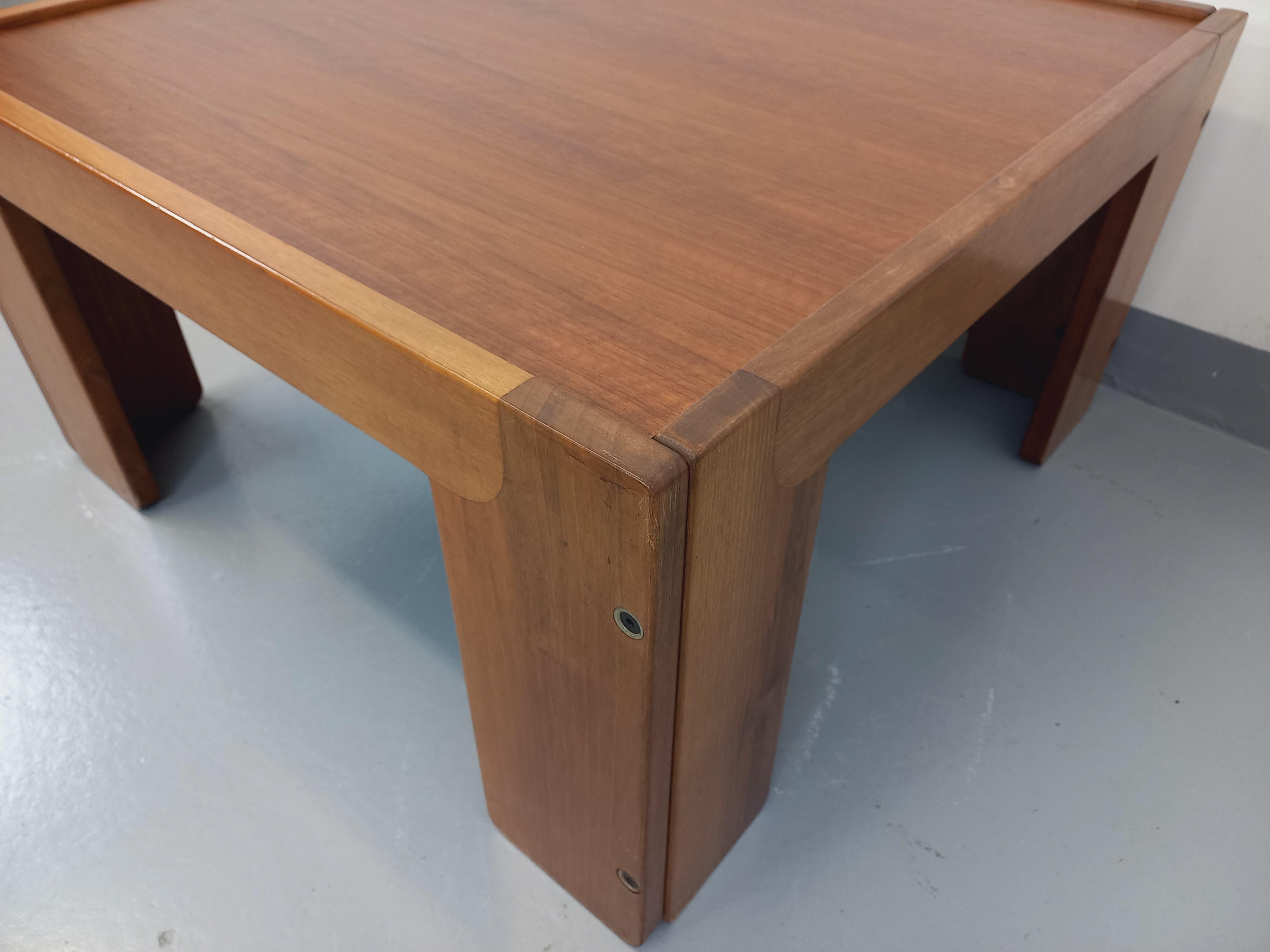 Table basse carrée italienne vintage de Afra et Tobia Scarpa pour Cassina 5