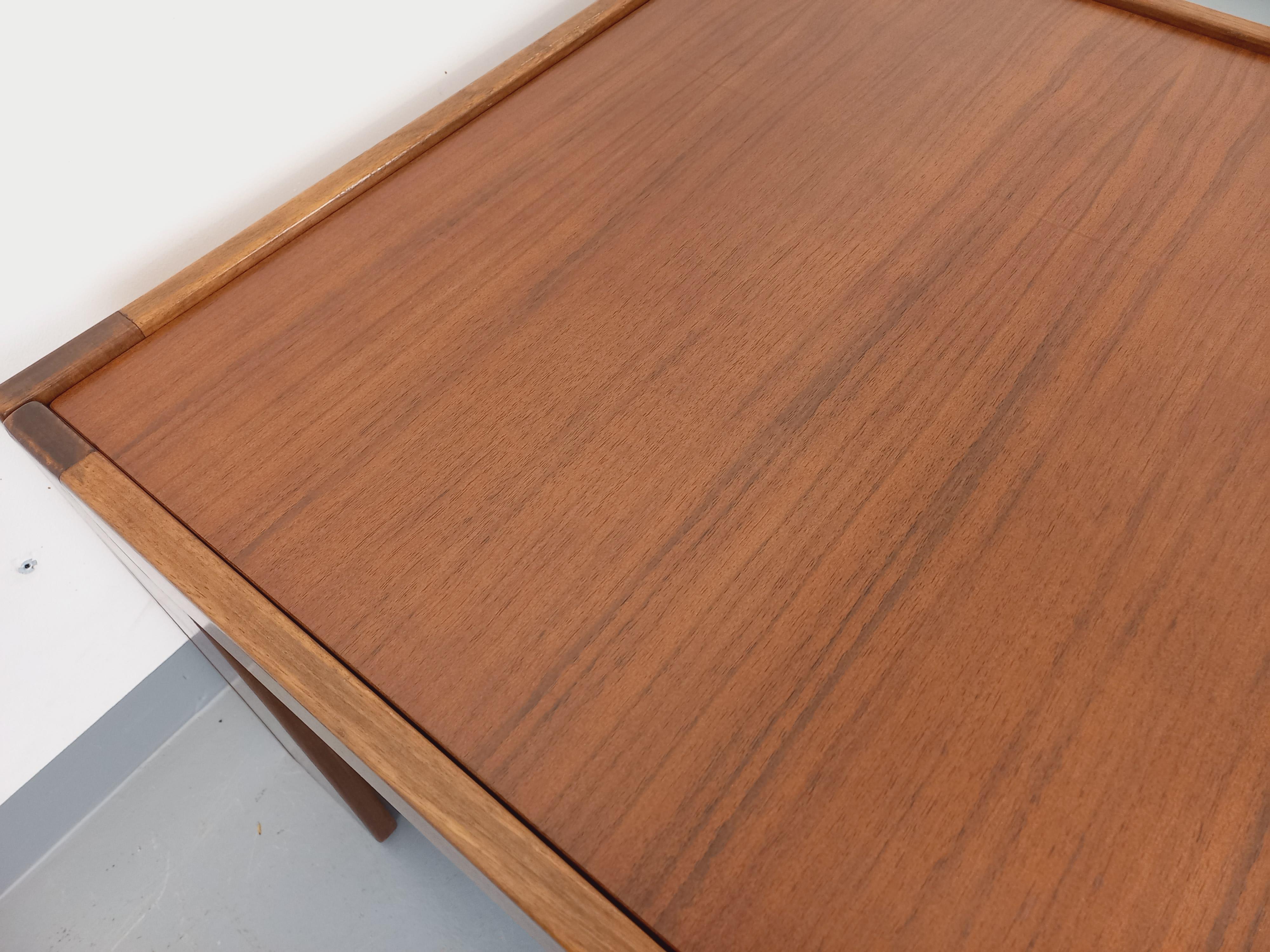 Table basse carrée italienne vintage de Afra et Tobia Scarpa pour Cassina teck en venta 7