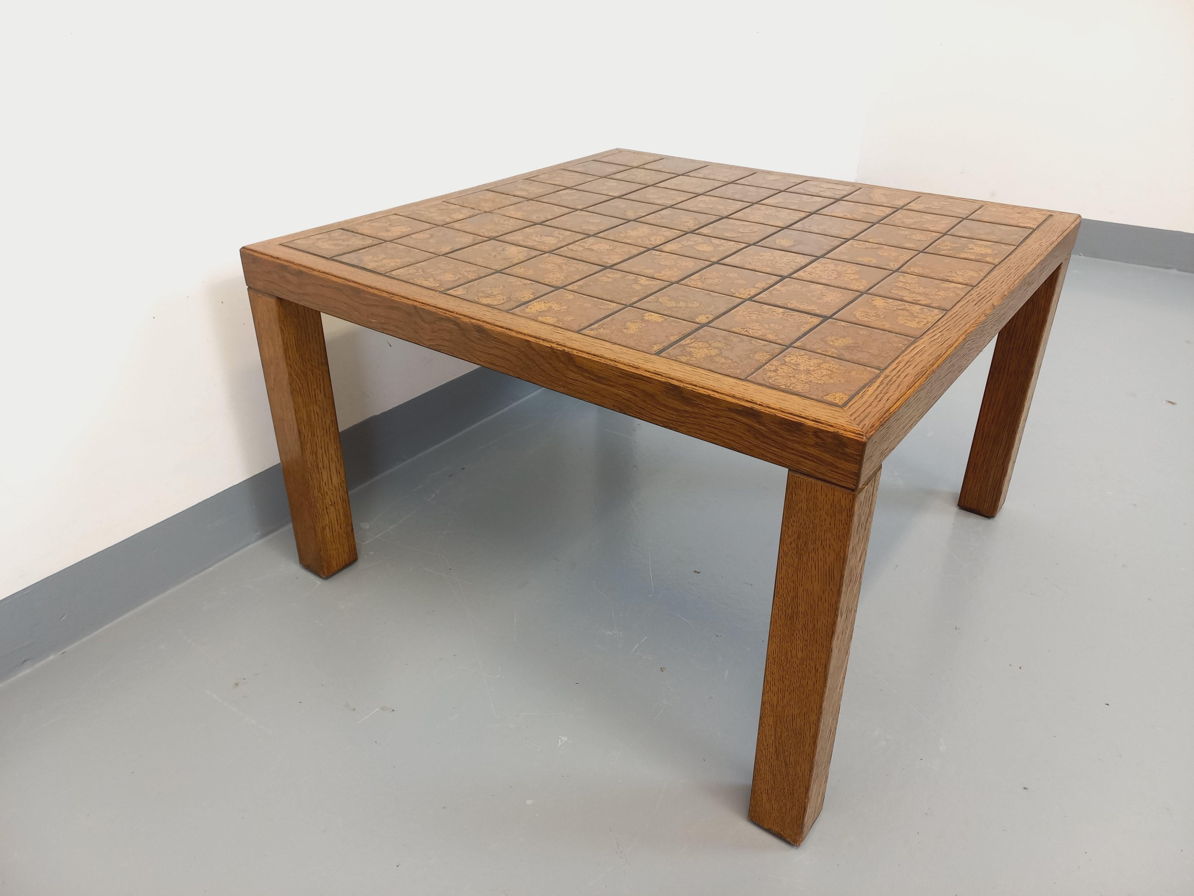 Tavolo basso carrée vintage en bois de chêne et céramique des années 60 70 In condizioni buone in vendita a BESANÇON, FR