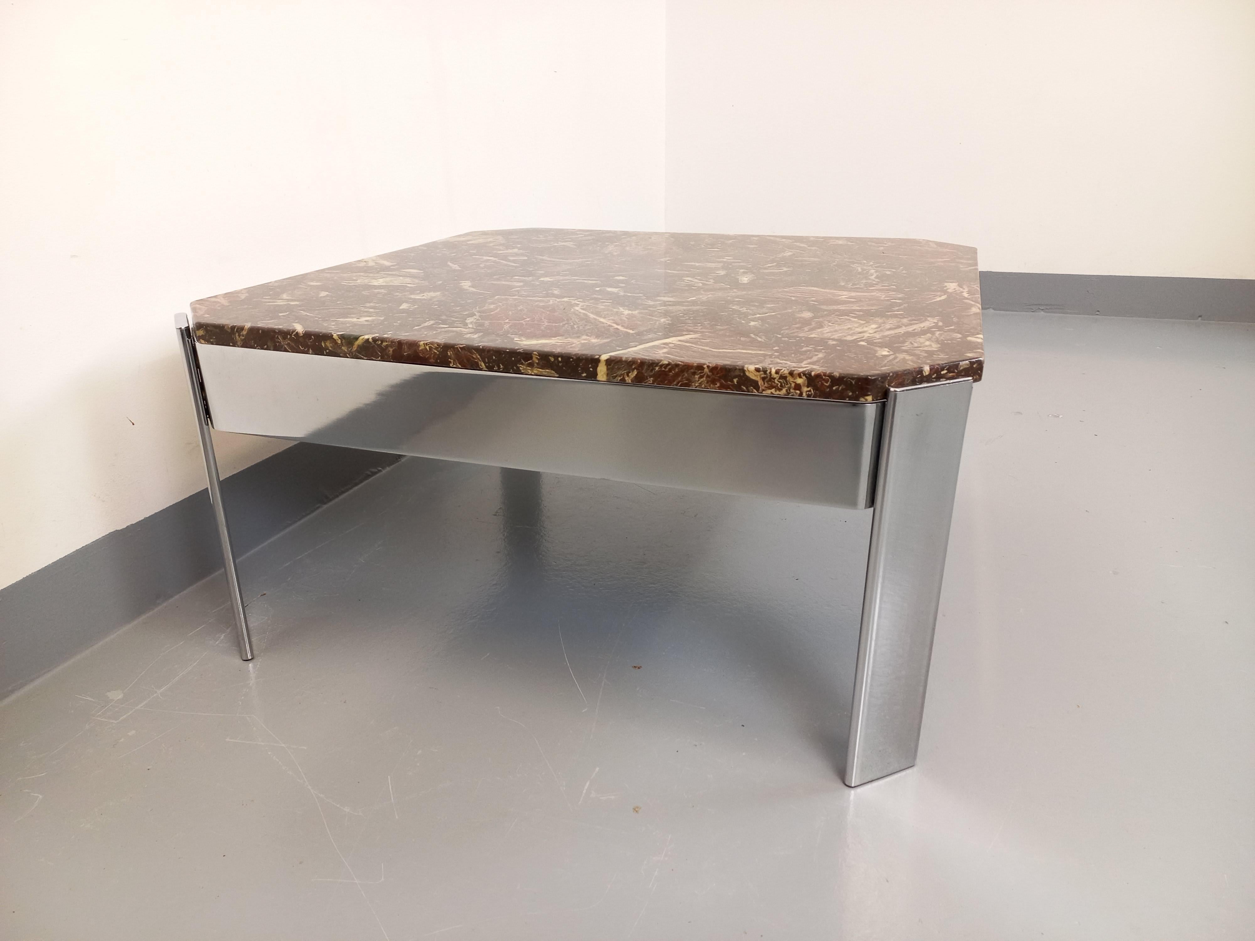 Table basse carrée vintage en marbre et métal chromé des années 70 Bon état - En vente à BESANÇON, FR