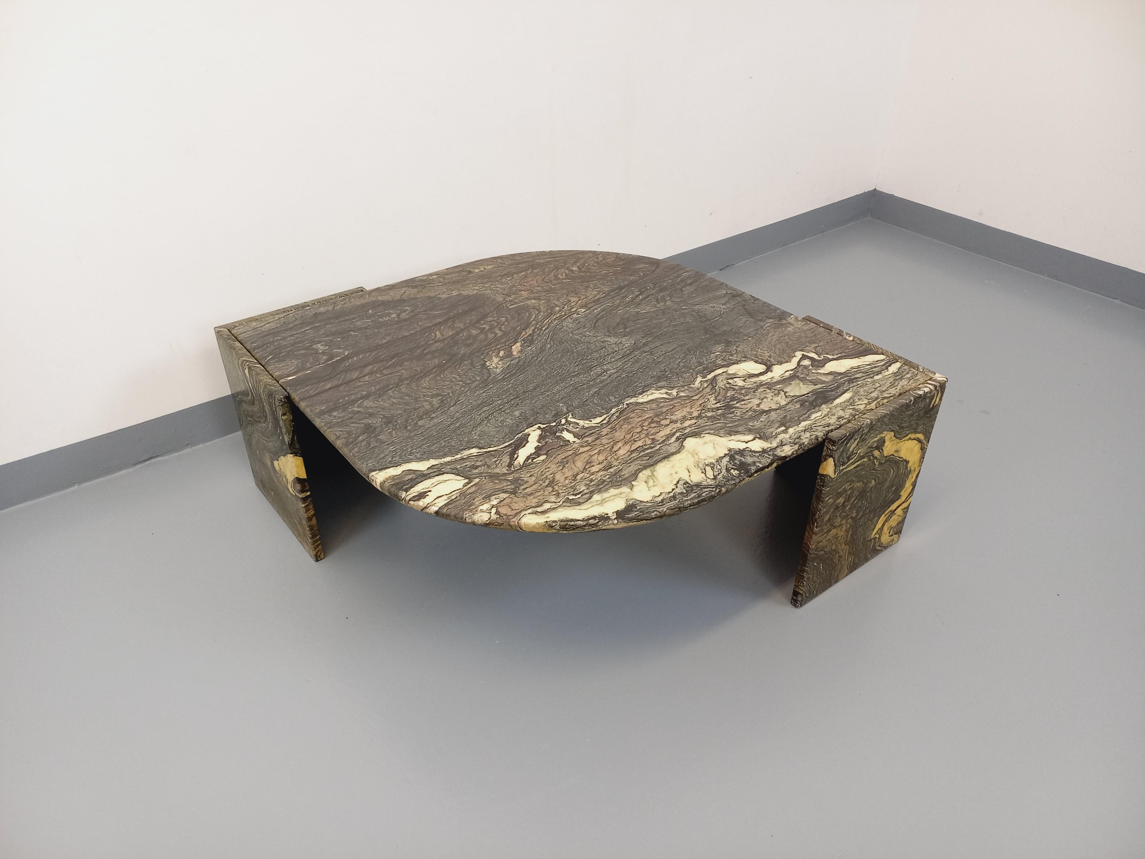 Table basse carrée vintage en marbre gris vert des années 70 en vente 8