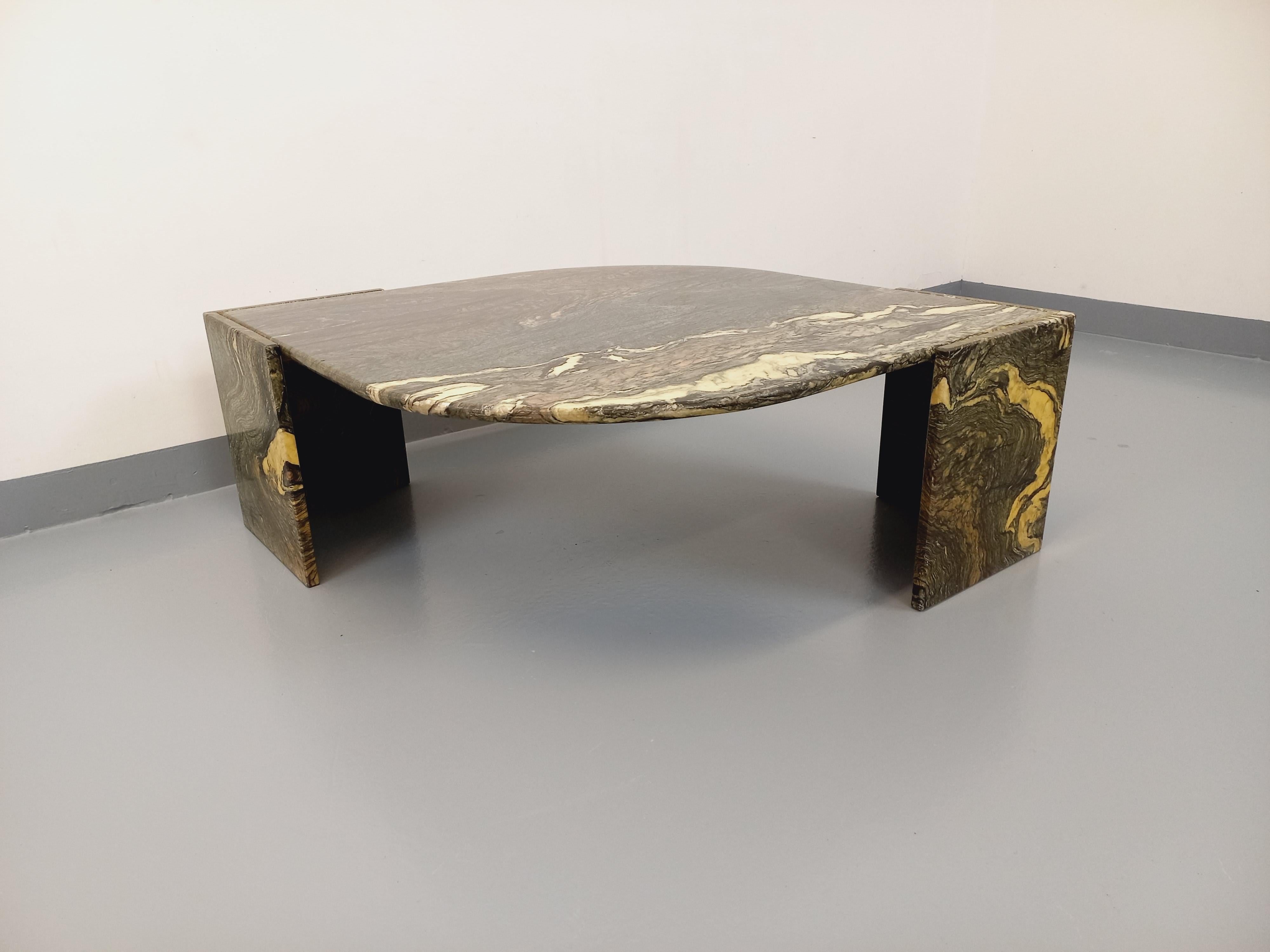 Table basse carrée vintage en marbre gris vert des années 70 en vente 9