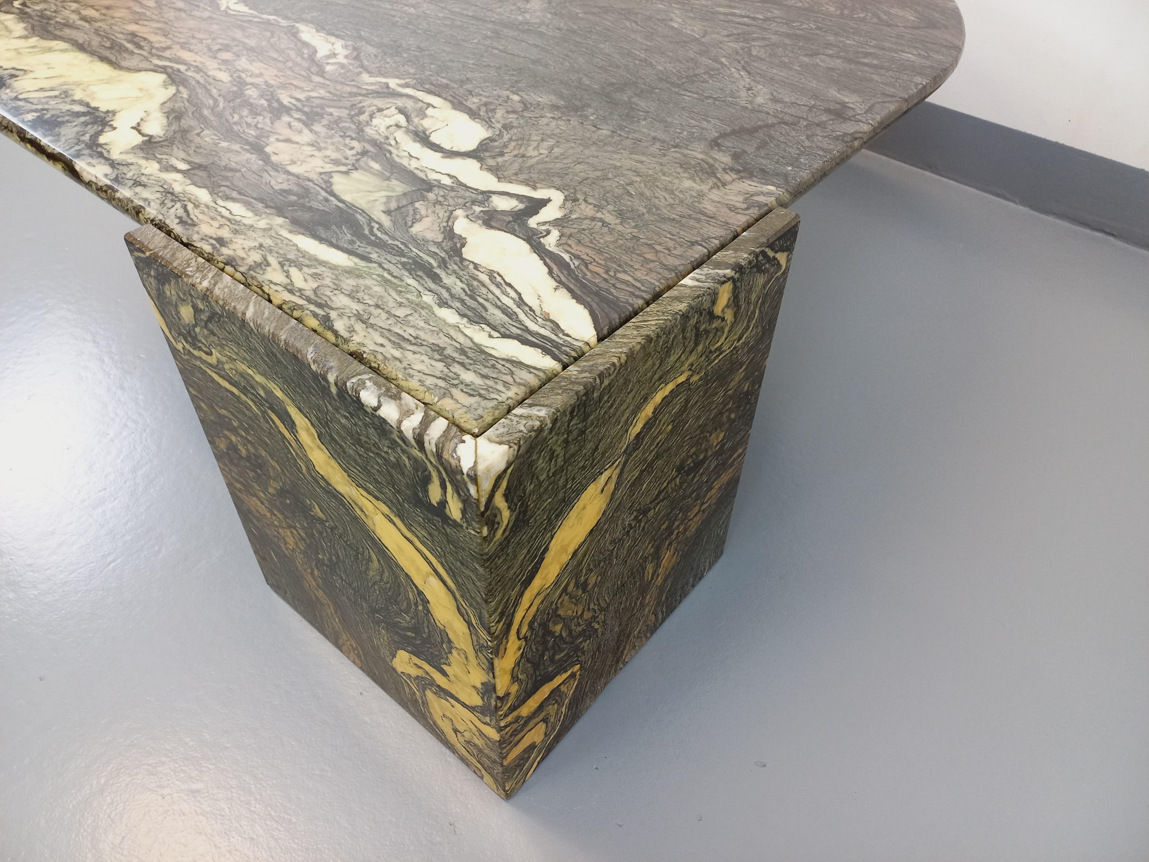 Français Table basse carrée vintage en marbre gris vert des années 70 en vente
