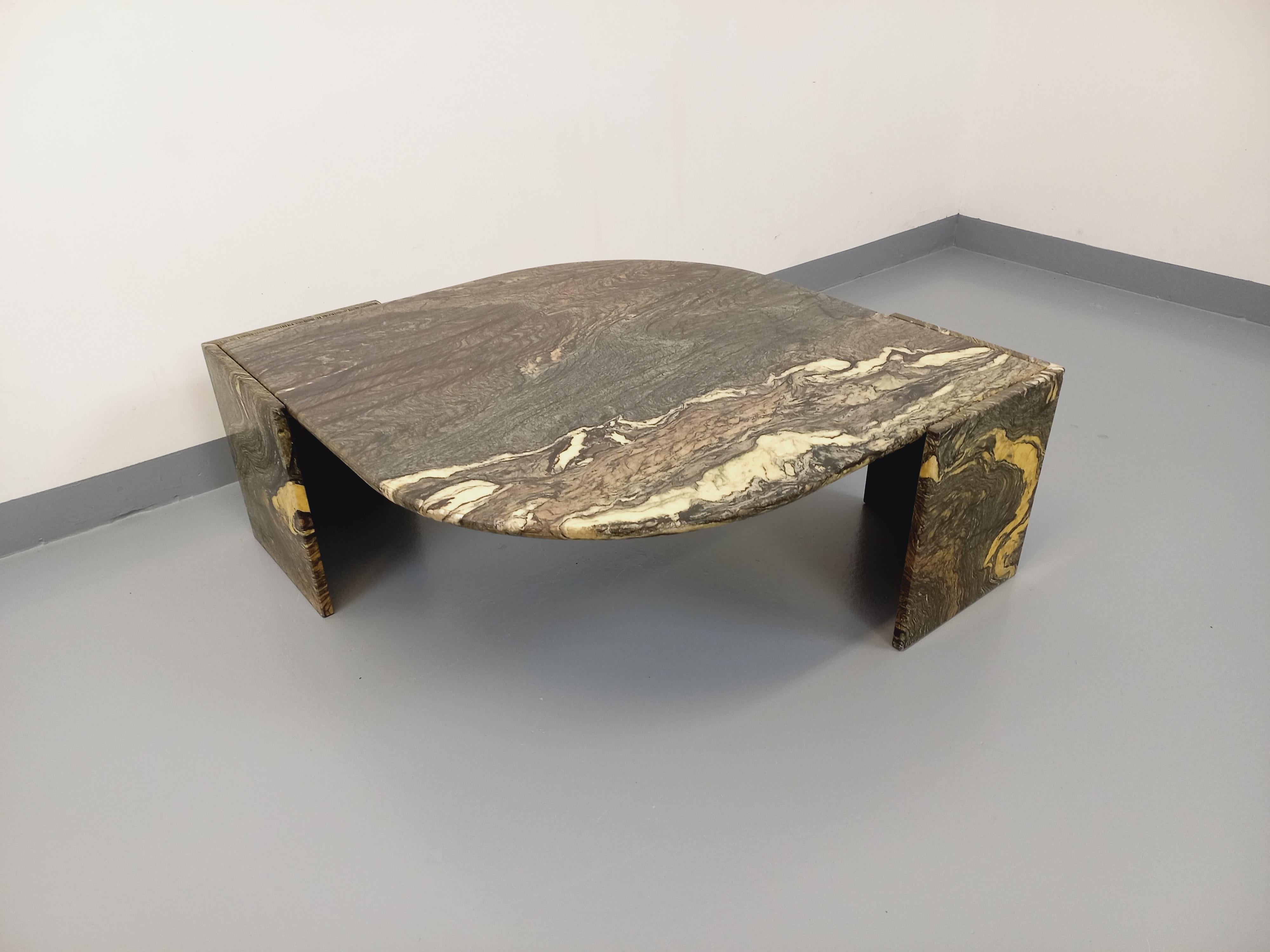 Marbre Table basse carrée vintage en marbre gris vert des années 70 en vente