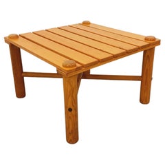 Table basse carrée vintage en pin massif des années 70 80