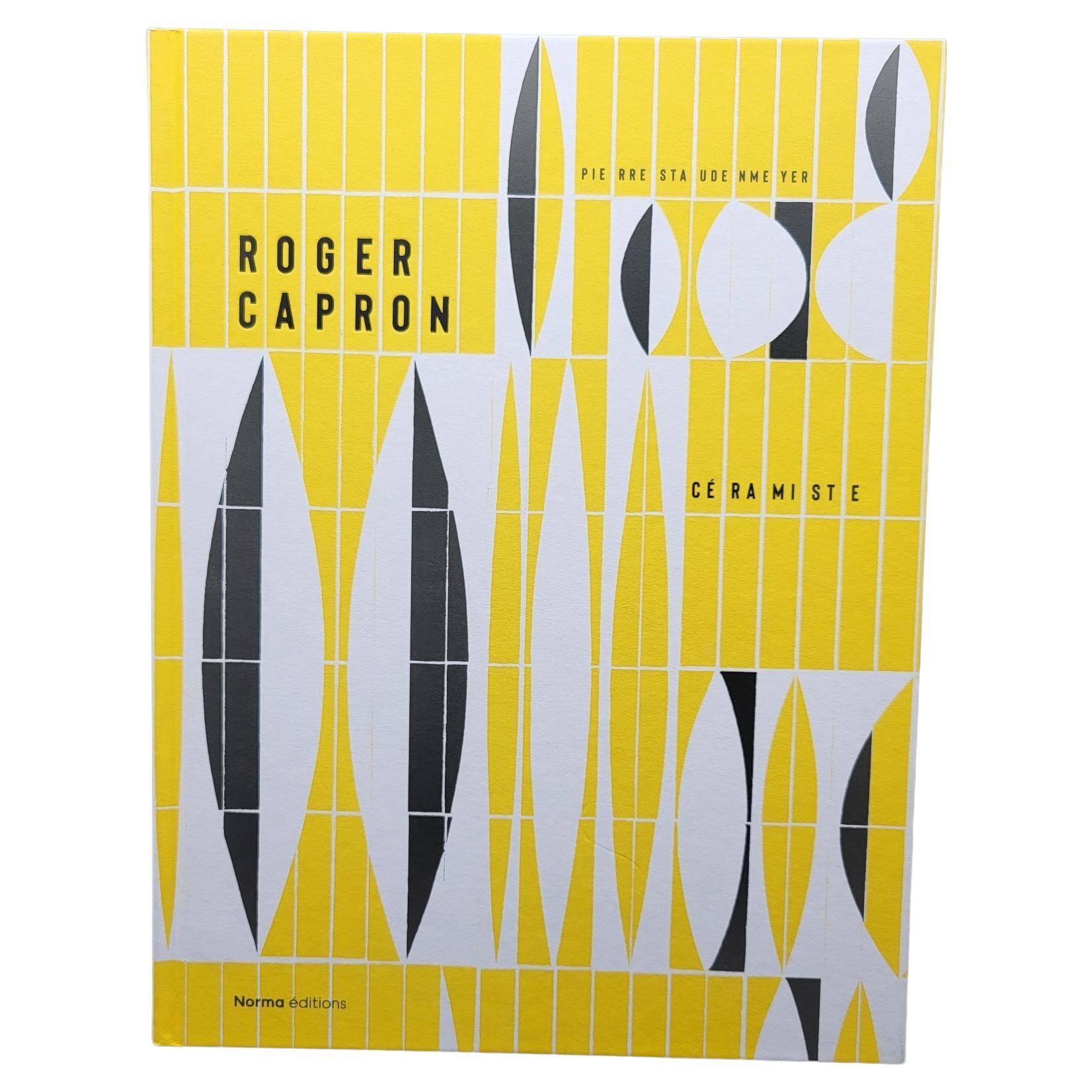 Cette table basse est présenté dans livre ROGER CAPRON page 146

Roger Capron (1922 -2006) remporte en 1970 le Grand Prix International de la Céramique. Céramiste surdoué et visionnaire, Il contribua à l'âge d'or de la céramique avec Picasso,