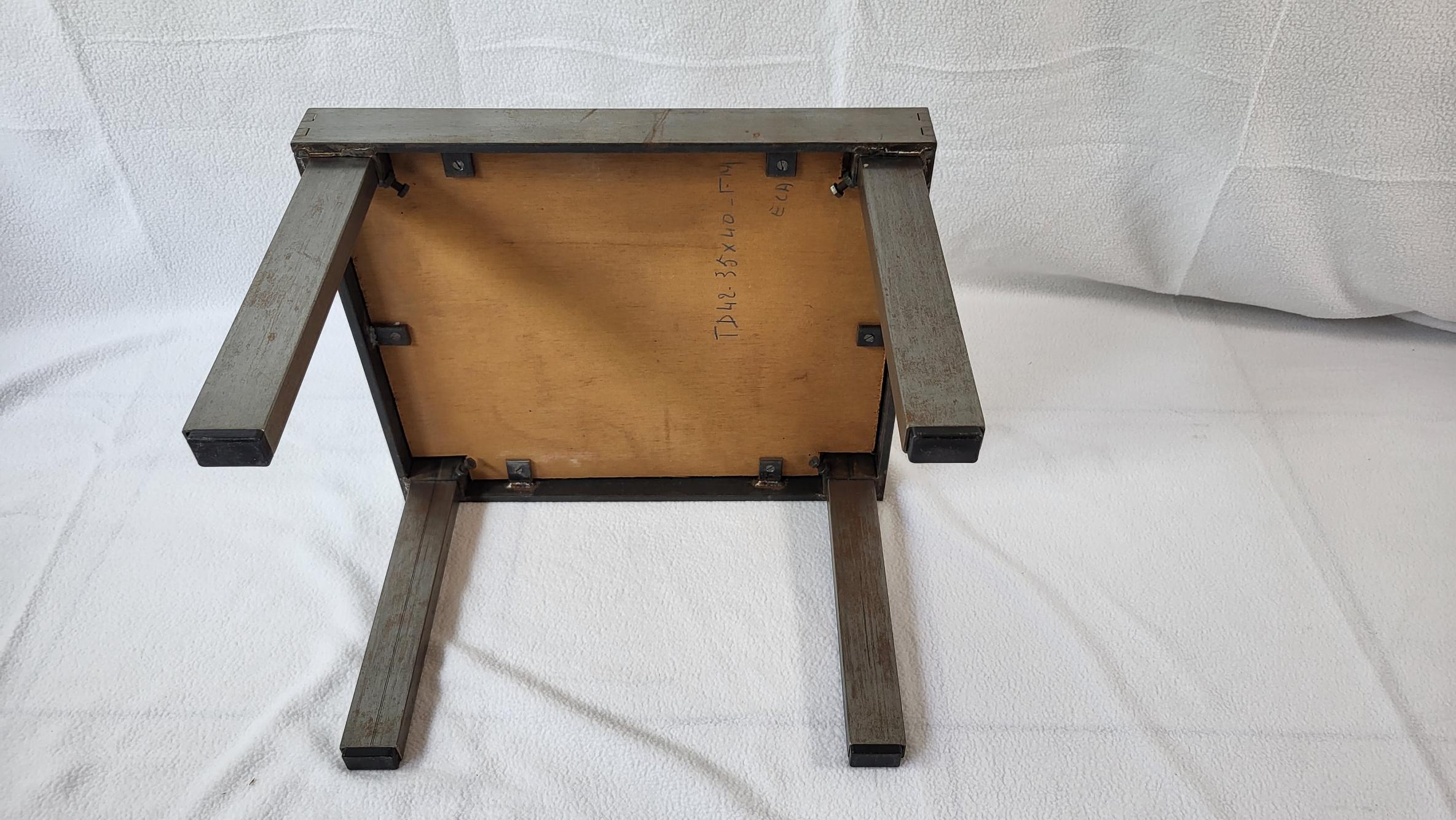 Table Basse , bout de canapé Roger Capron en céramique pieds métal France 1960 In Good Condition In AIX-LES-BAINS, FR