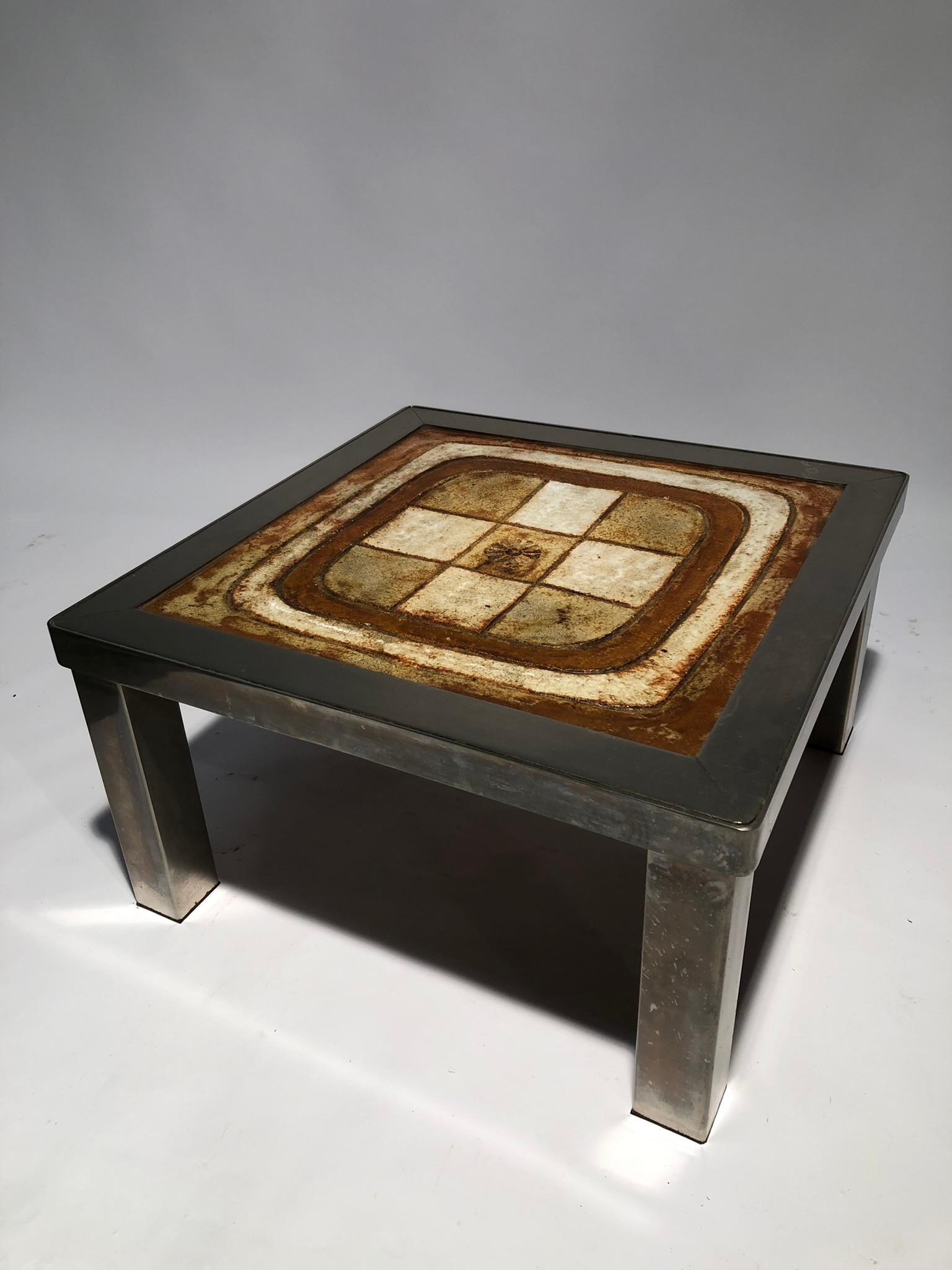 French Table Basse en acier  et céramique par Jean Grégorieff pour ROCHEBOBOIS For Sale