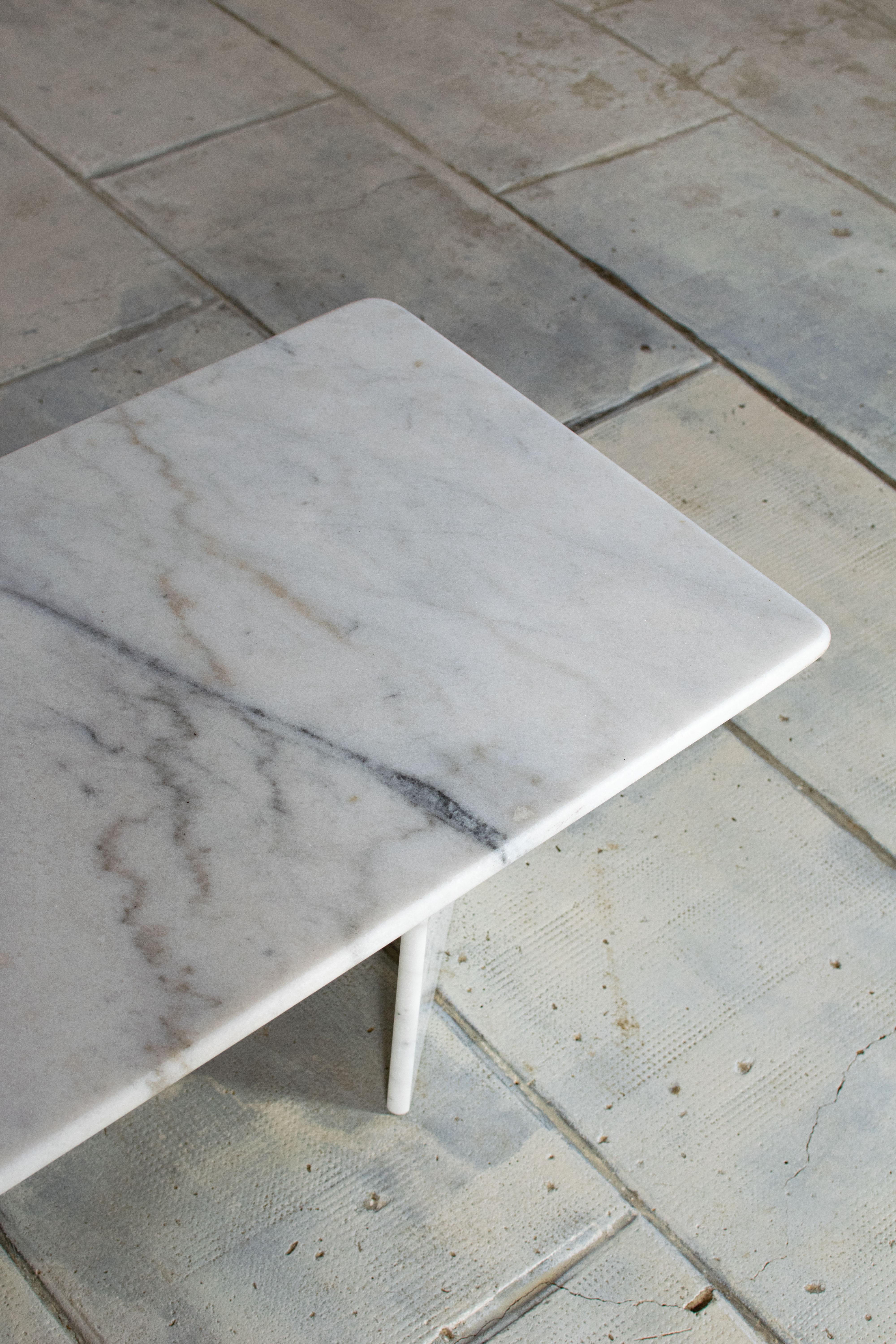 Table basse en marbre, 1970 In Excellent Condition In Busserolles, FR