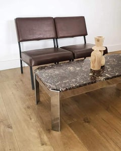 Table basse en marbre et piètement alu