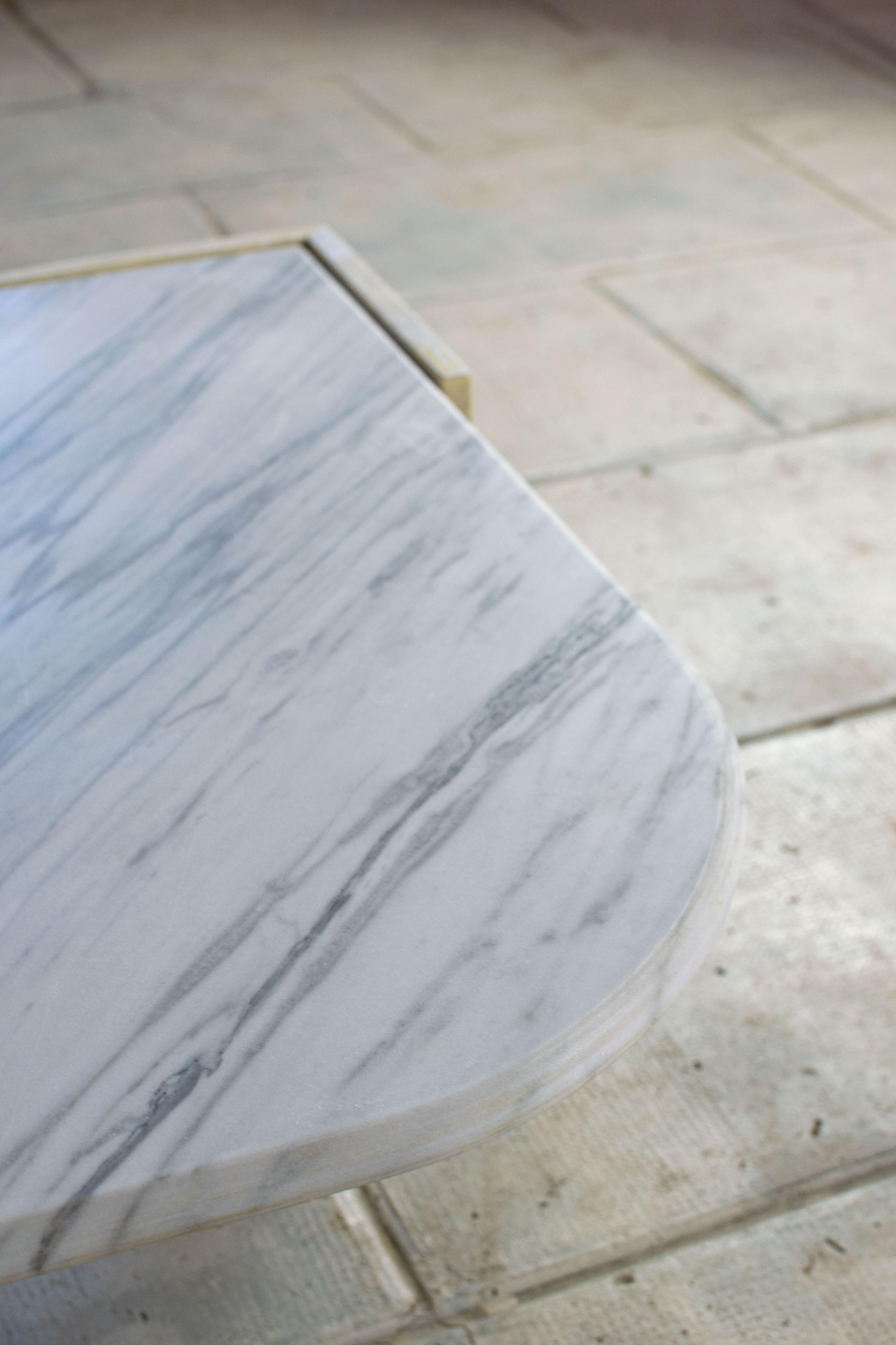 Marble Table basse en marbre forme oeil, 1970