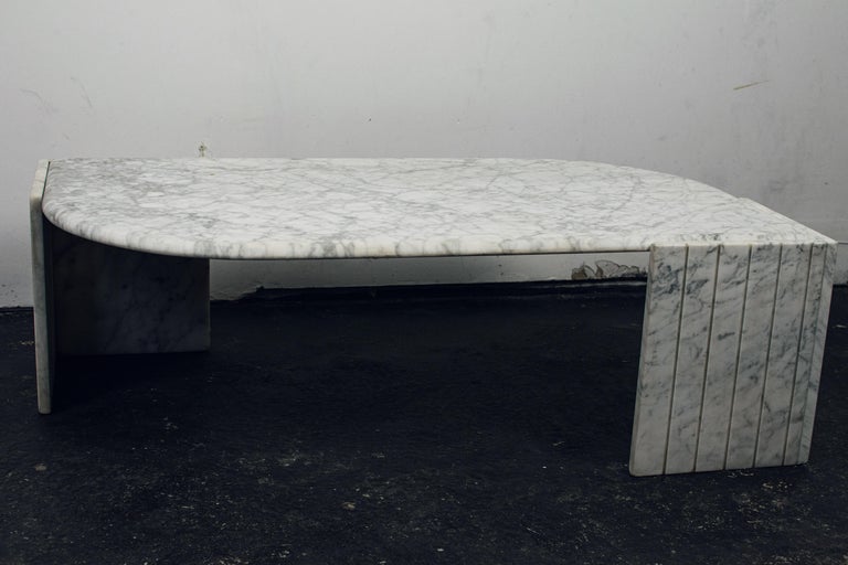 Table Basse En Marbre Roche & Bobois Sergenaux 39230 Ameublement
