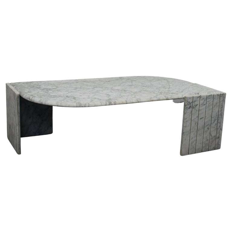 Table En Marbre Roche Bobois – Modèle Carré 130x130cm, Hauteur 80cm