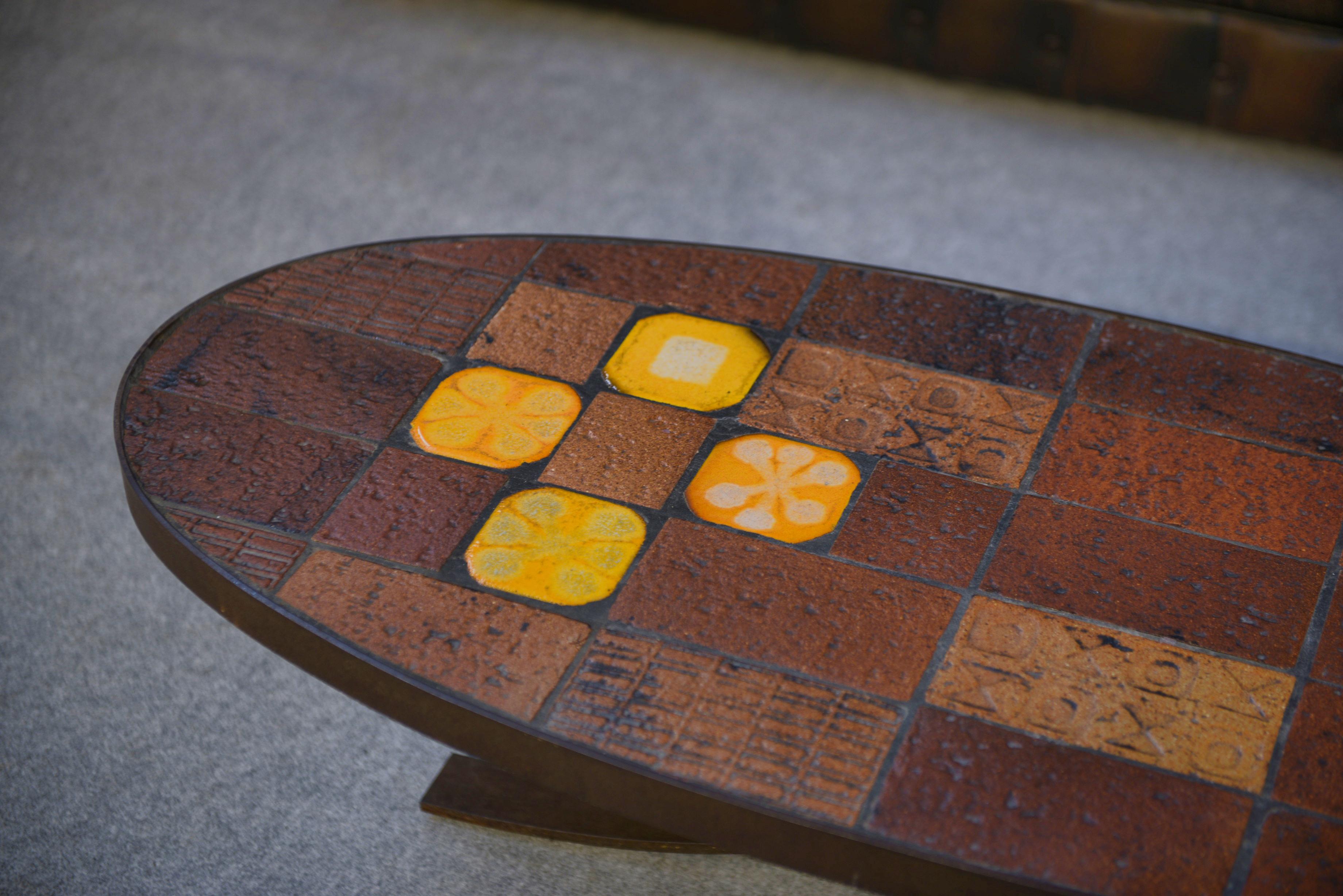 Table Basse en Pierre de Lave et Céramique par Jean Jaffeux 1960 - 1970 Cerámico en venta