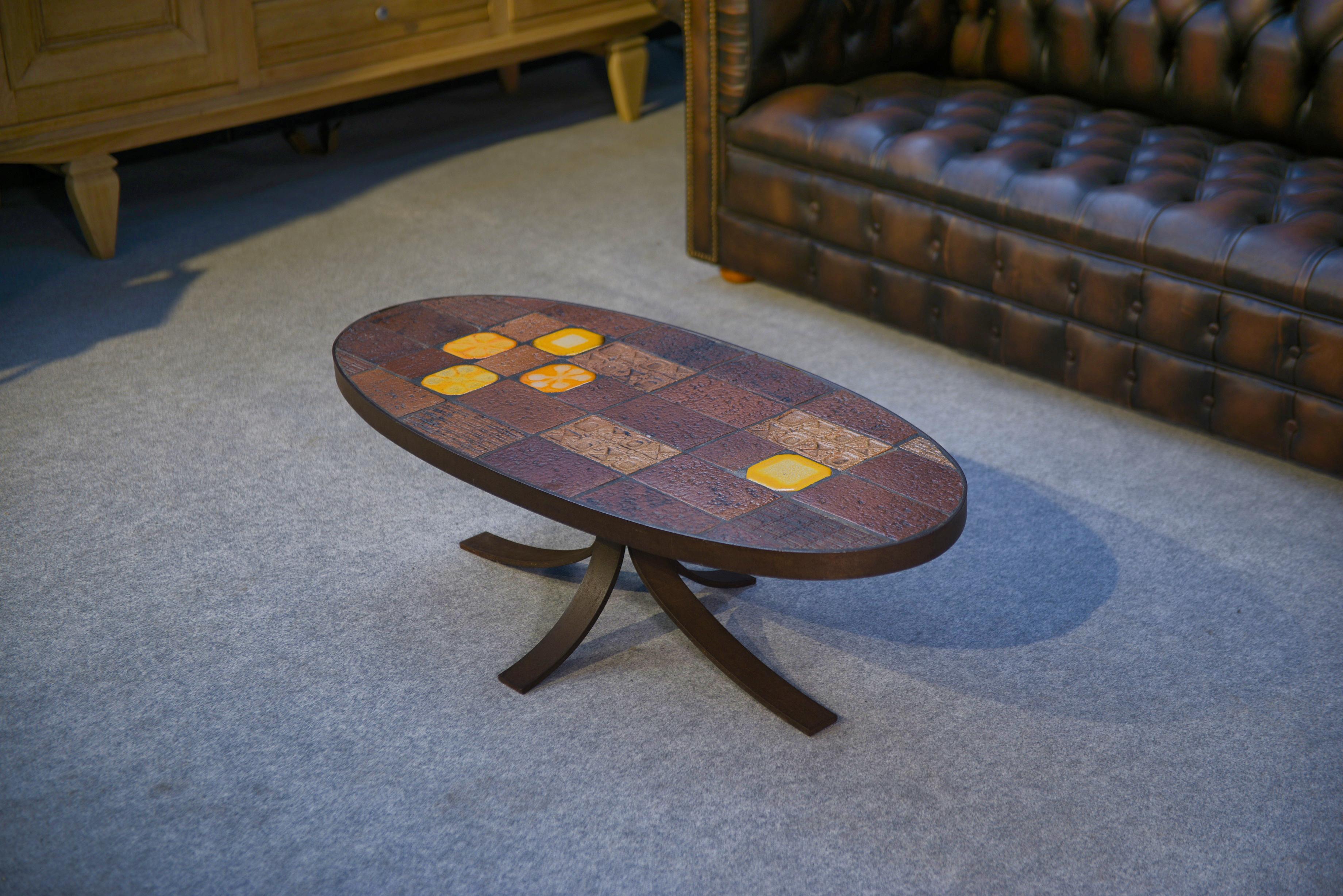 Table Basse en Pierre de Lave et Céramique par Jean Jaffeux 1960 - 1970 en venta 2