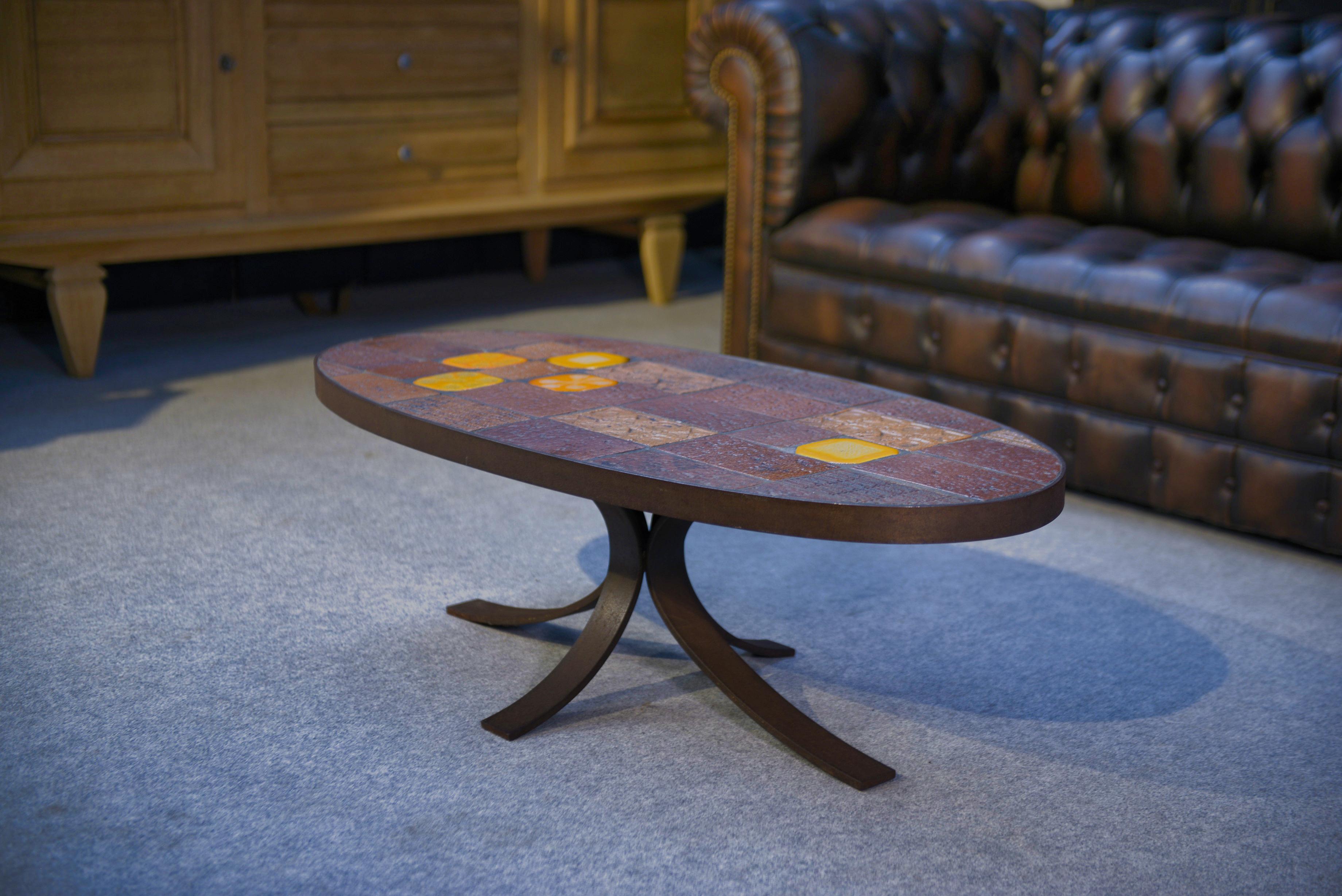 Table Basse en Pierre de Lave et Céramique par Jean Jaffeux 1960 - 1970 en venta 4