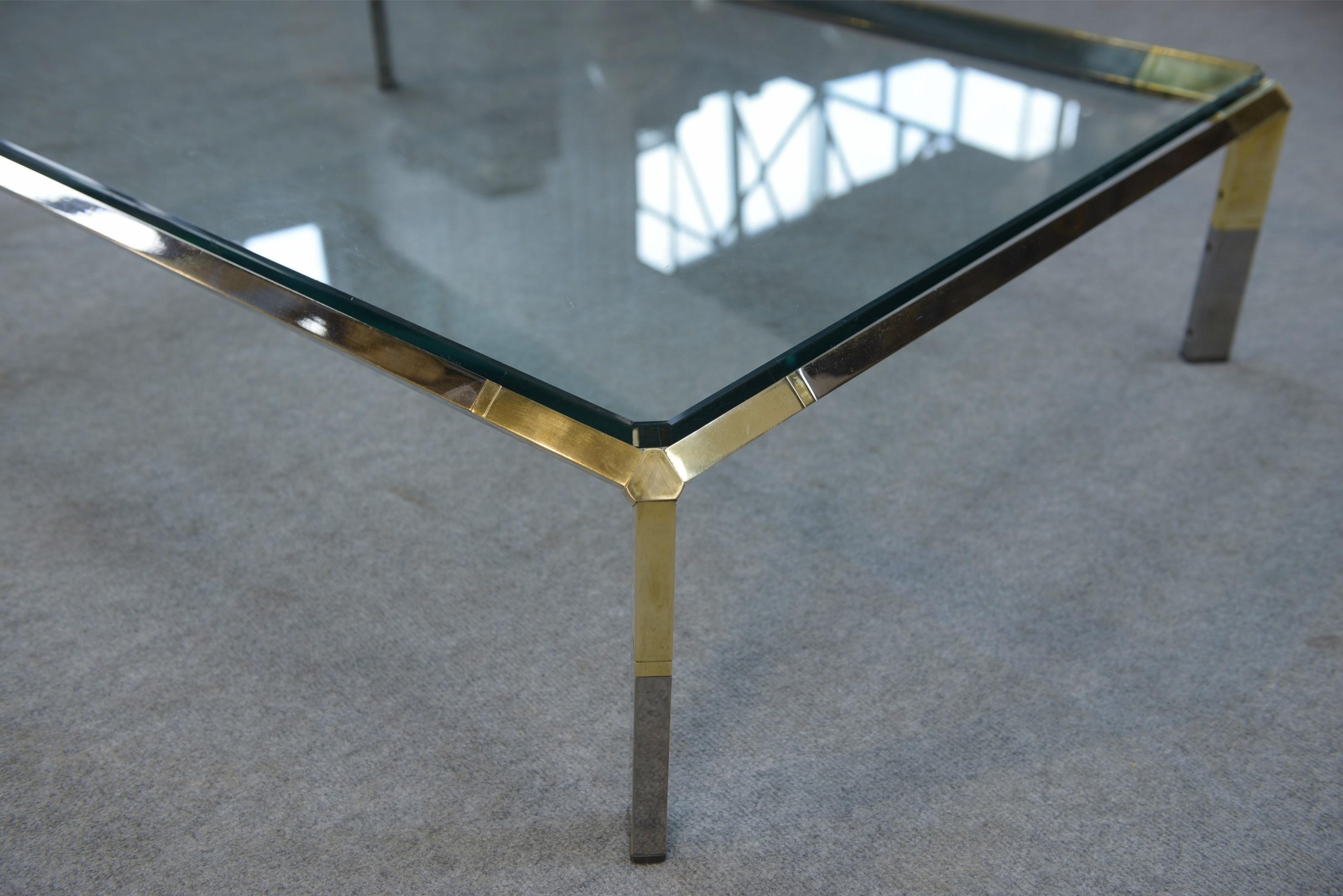 Table basse en verre et métal chromé par Philippe Parent Frankreich 1970er Jahre im Angebot 3