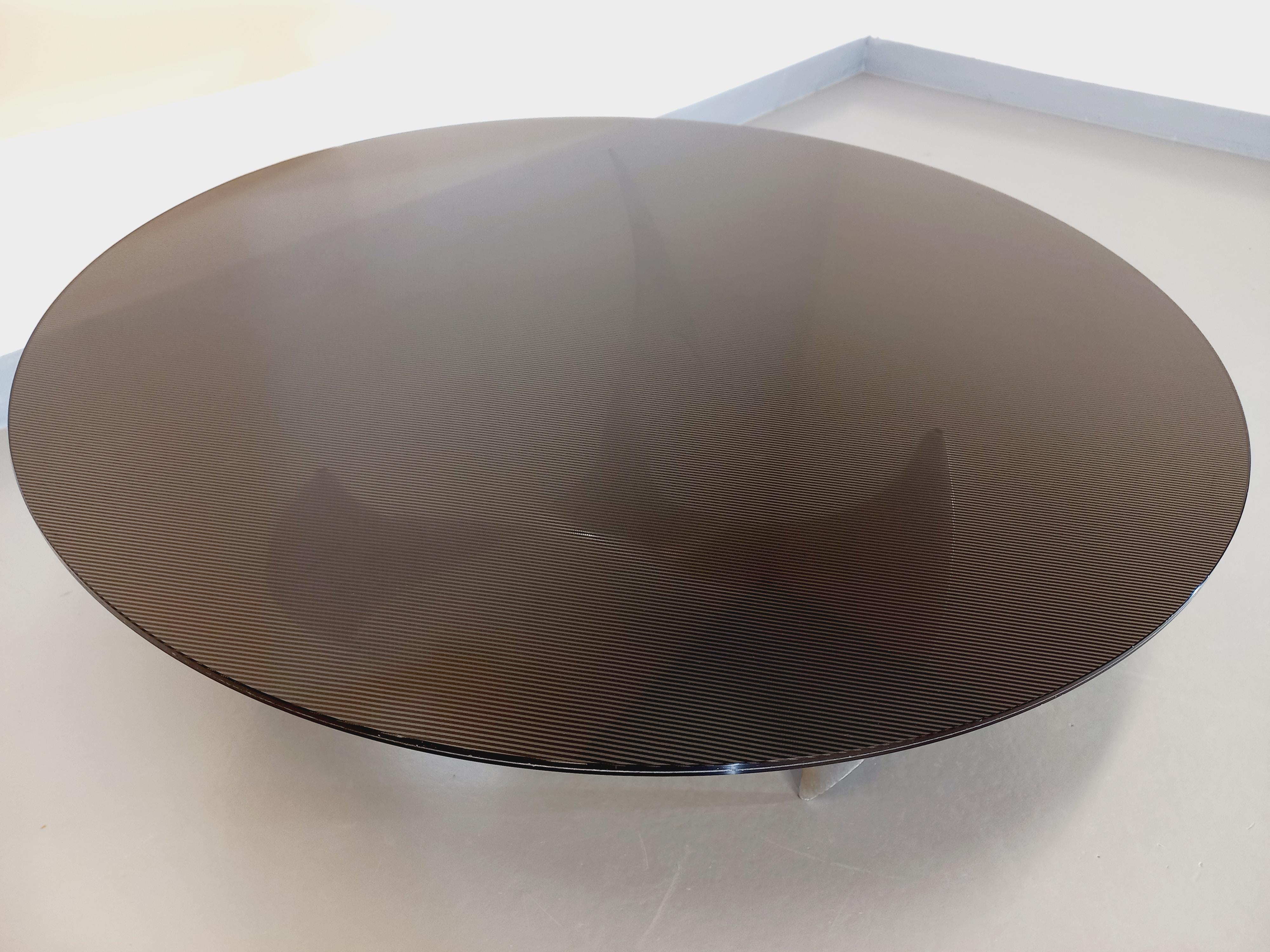 Tedesco Tavolo basso hélice vintage Propeller de Knut Hesterberg en acier et verre fumé in vendita