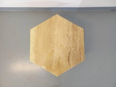 Table basse hexagonale vintage en travertin des années 70 80