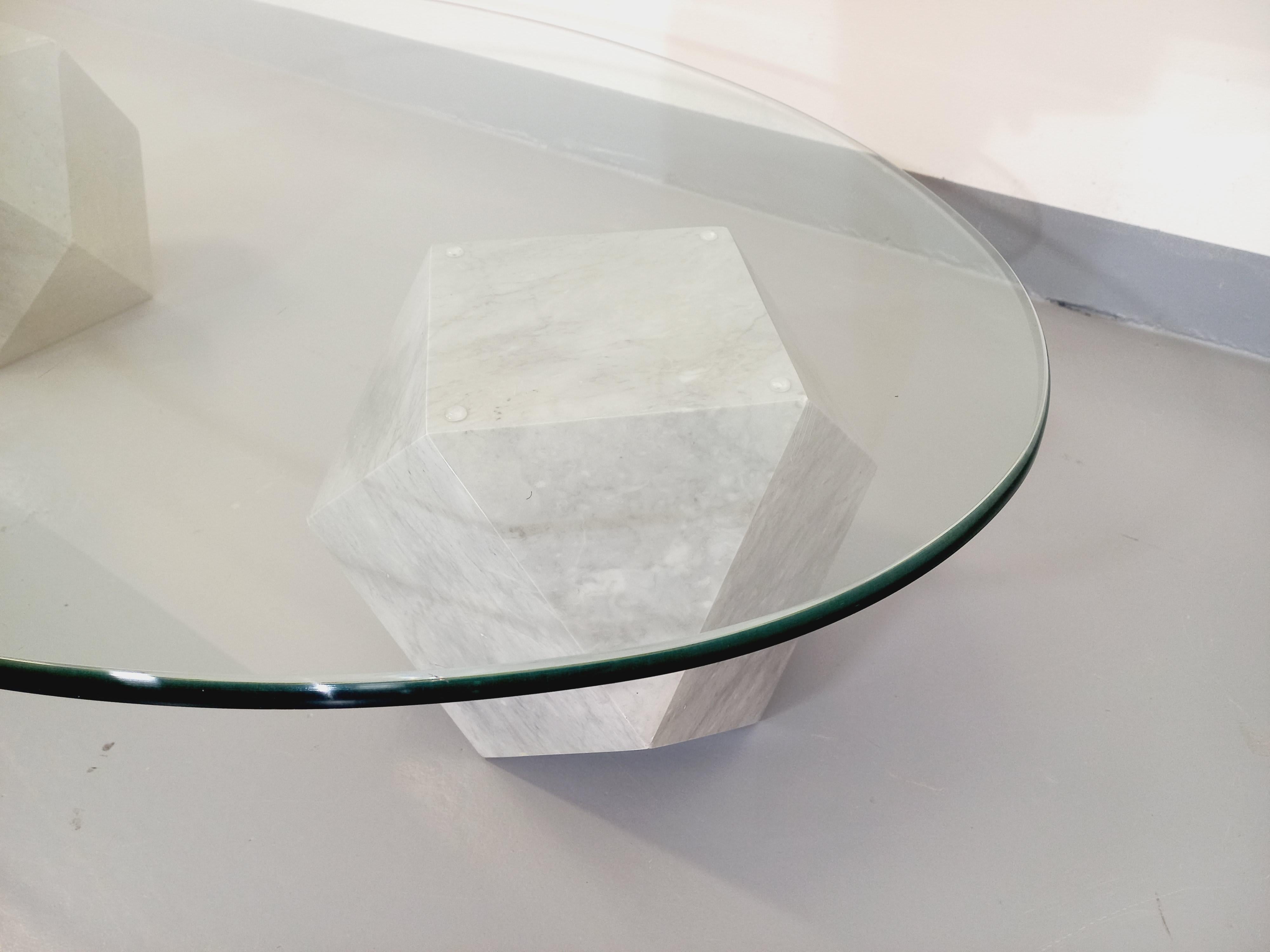 Tavolo basso italiano ovale vintage Vignelli pour Casigliani en marbre et verre In condizioni buone in vendita a BESANÇON, FR