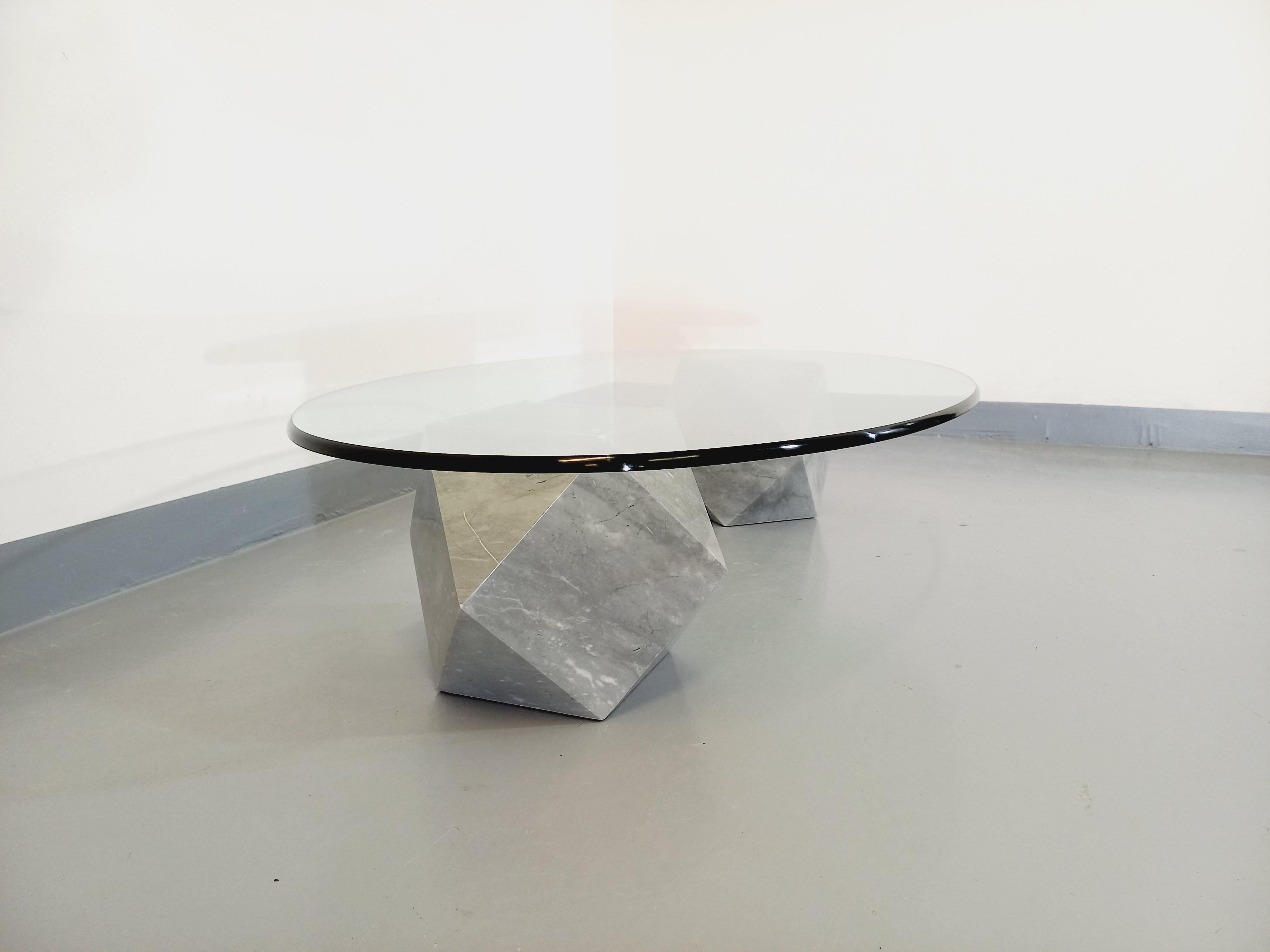 Tavolo basso italiano ovale vintage Vignelli pour Casigliani en marbre et verre in vendita 1
