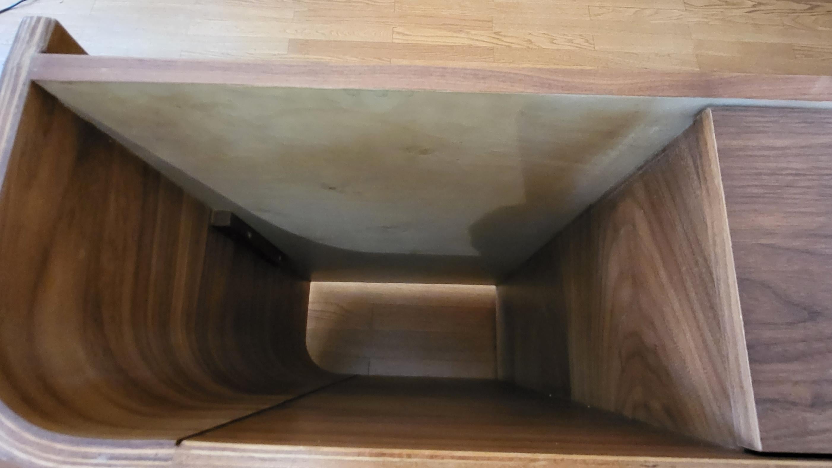 Table basse Miliboo rectangulaire placage noyer  style scandinave 4