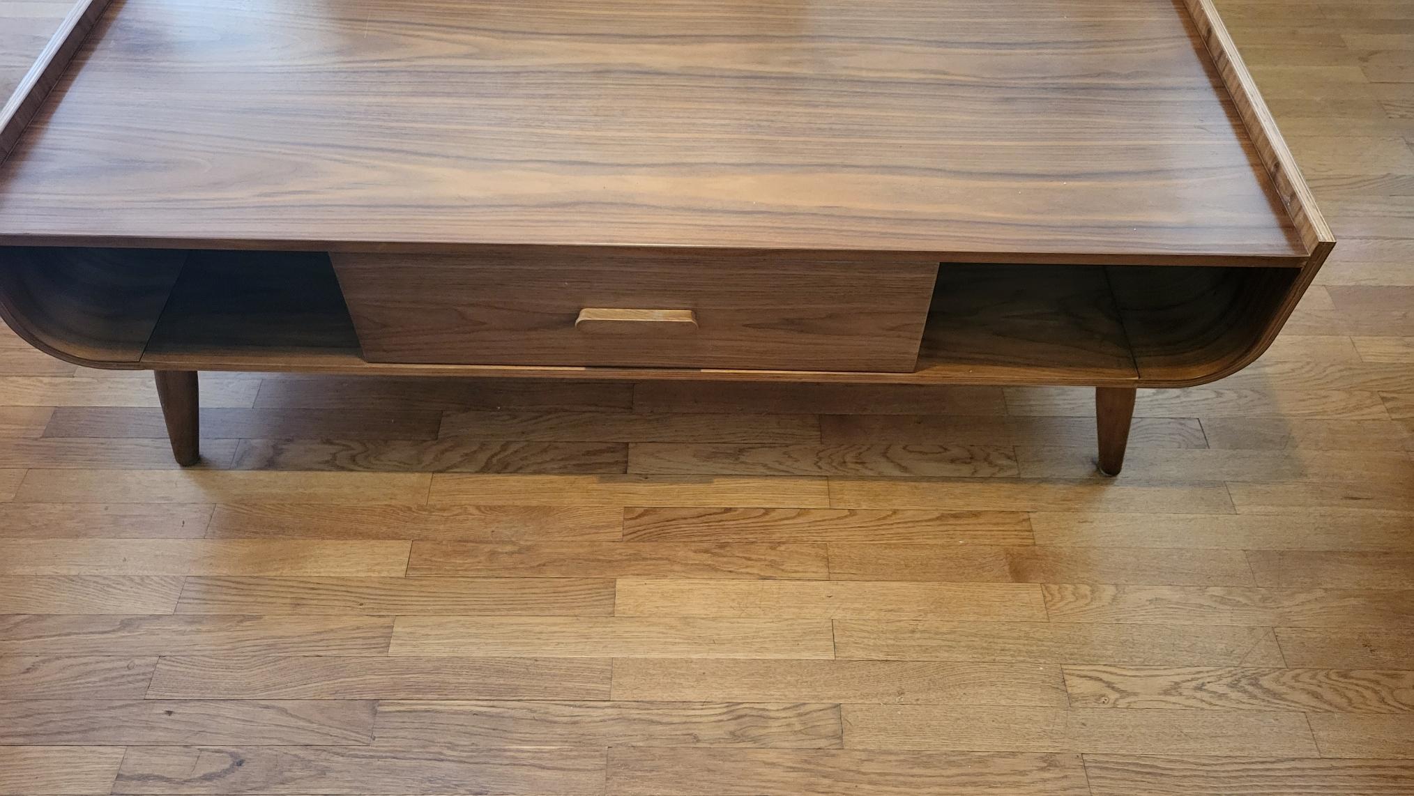 Scandinave moderne Table basse Miliboo rectangulaire placage noyer  style scandinave
