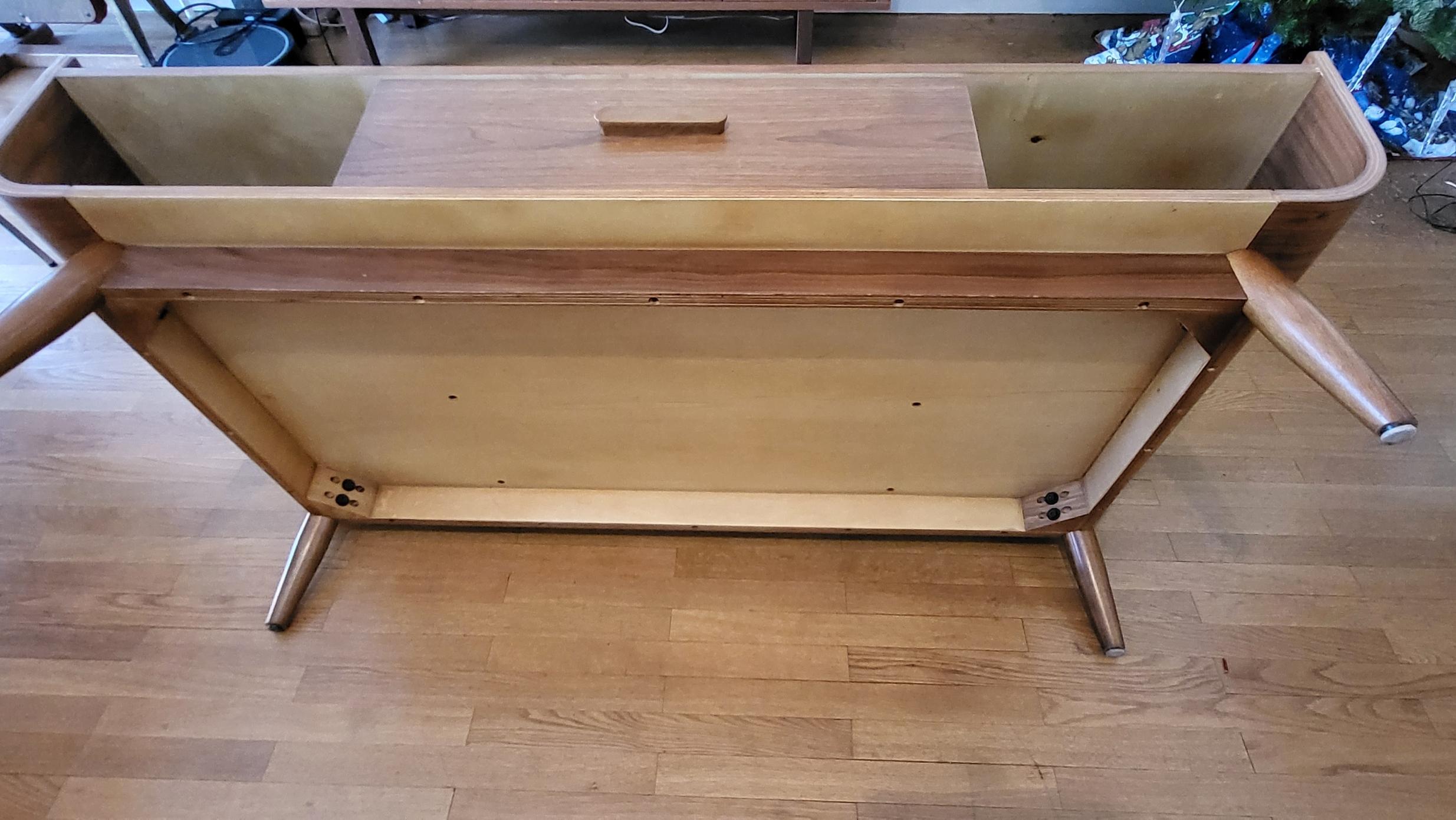 Table basse Miliboo rectangulaire placage noyer  style scandinave 1