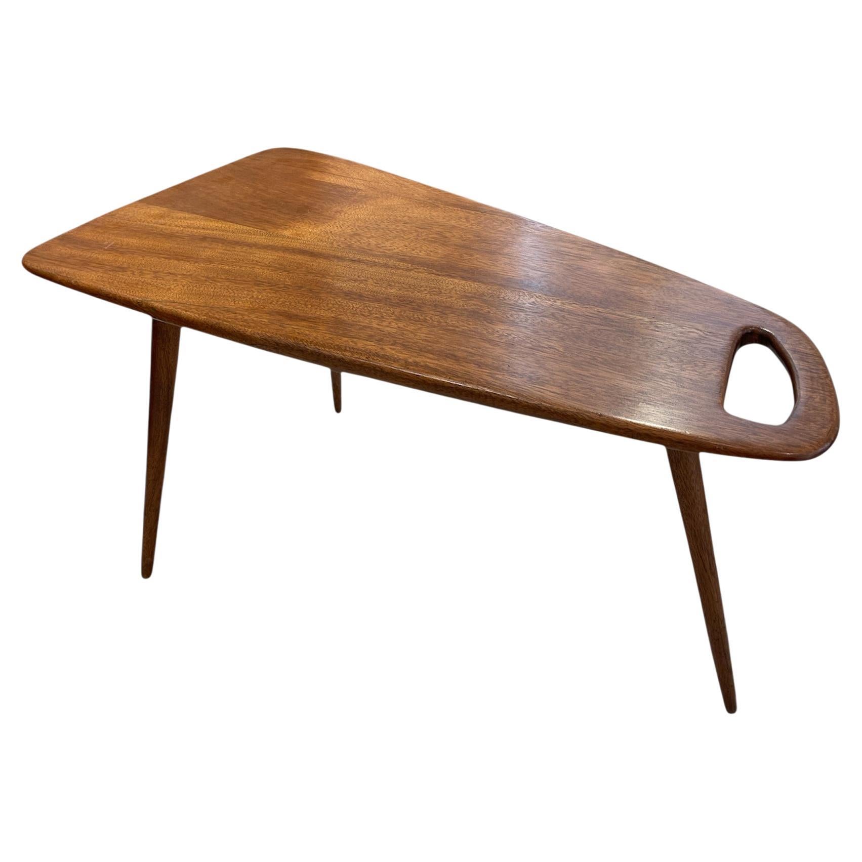 Table basse modèle "M44" For Sale