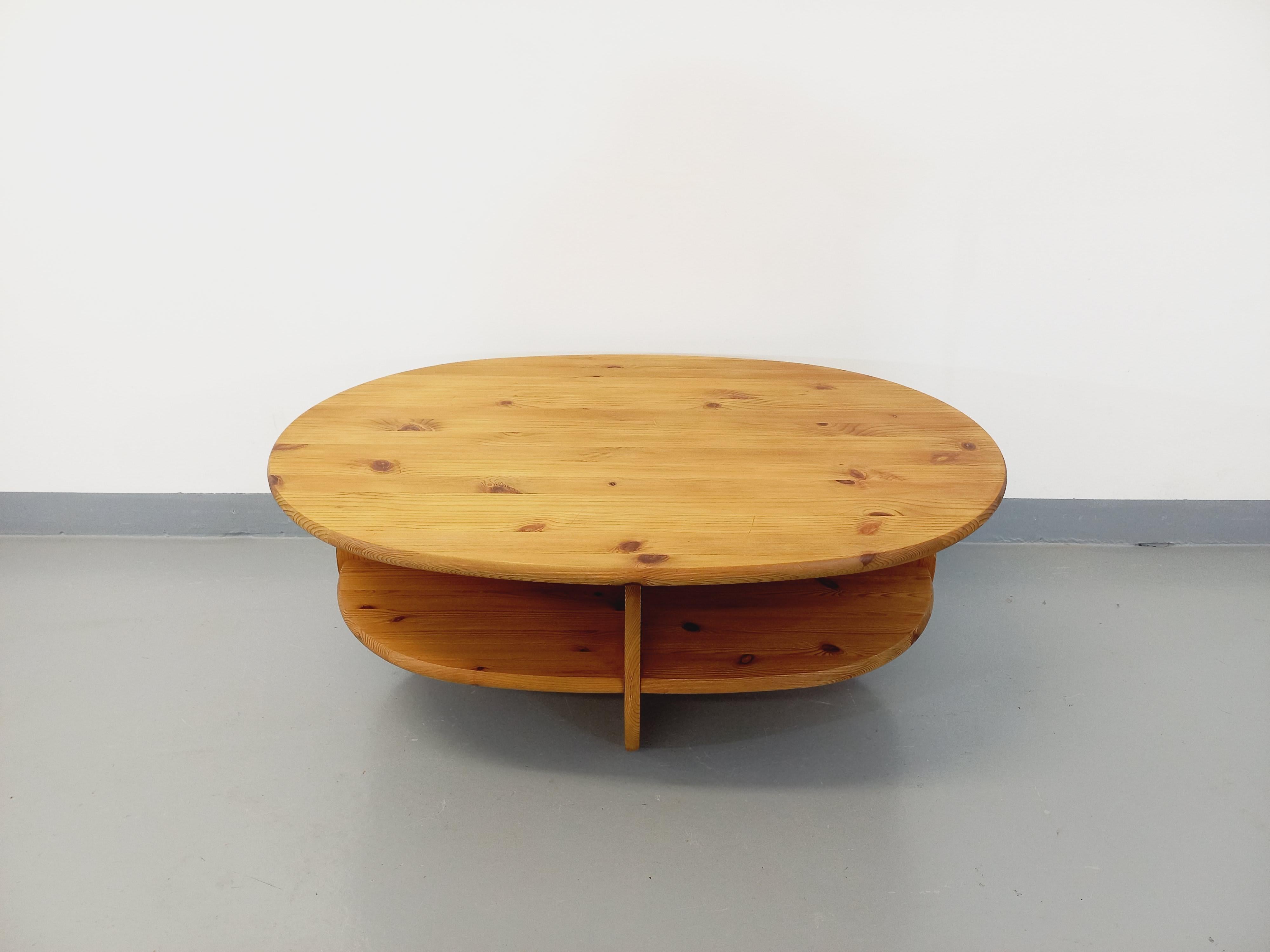 Fine XX secolo Tavolo basso modernista ovale vintage in legno massiccio degli anni 70 80 in vendita