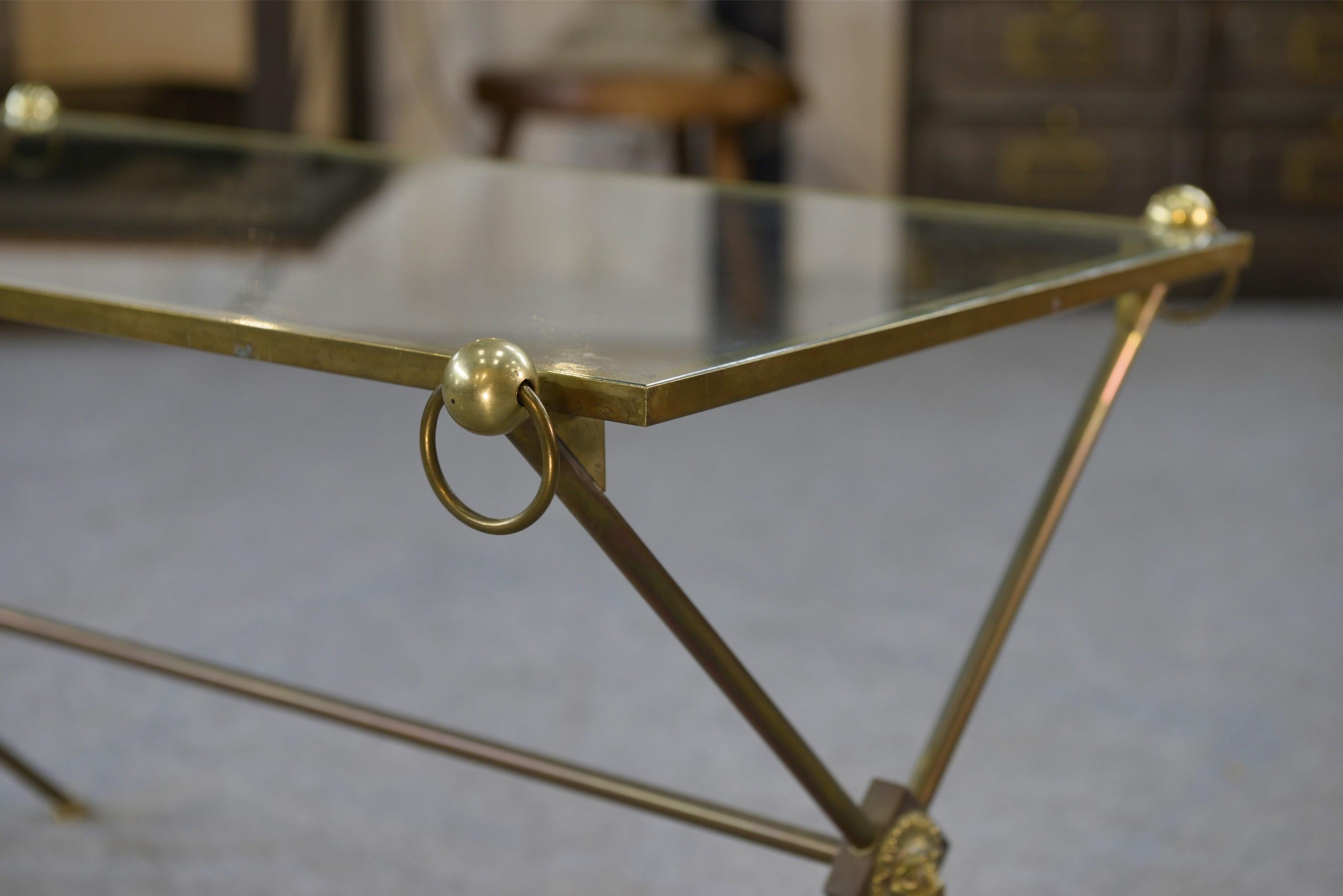 Table basse néo-classique attribuée à Maison Jansen 1950/1970's en vente 2