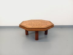 Table basse octogonale Barrois, motifs « herbier » vintage, en bois de chêne et céramique
