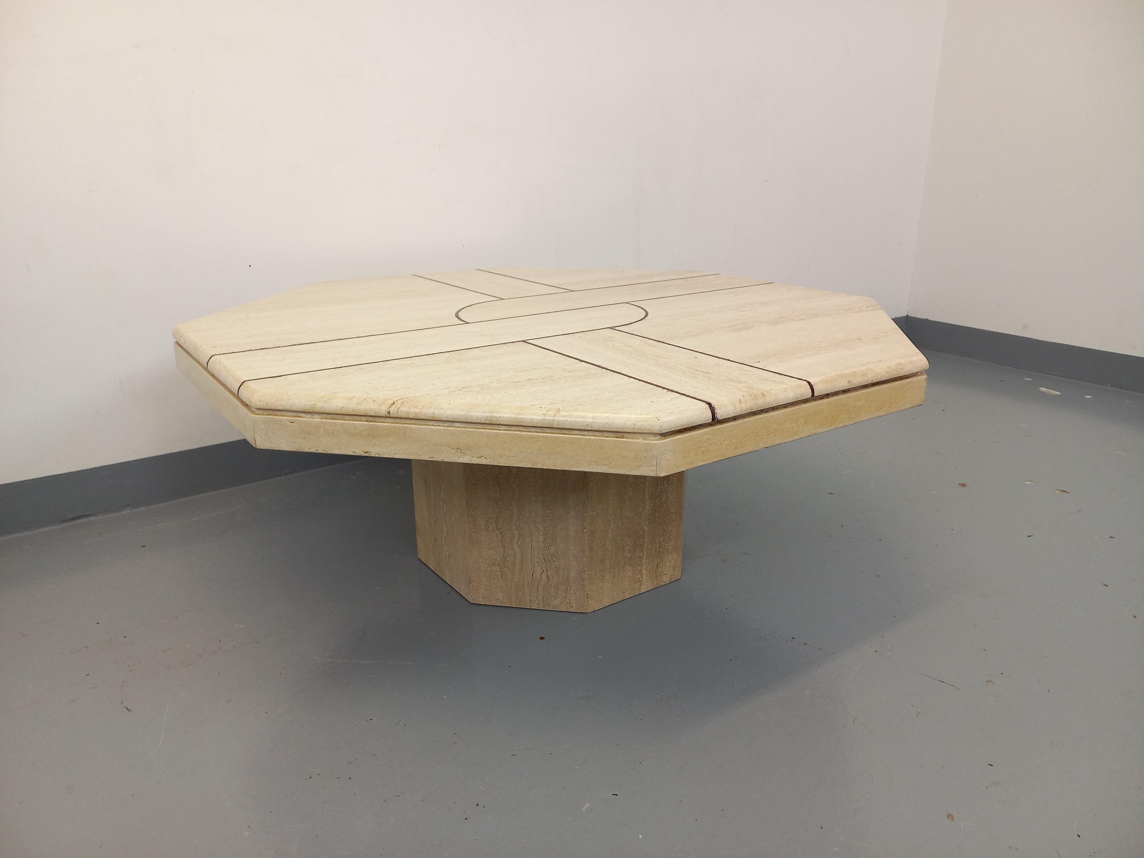 Table basse octogonale vintage en travertin et motif géométrique des années 70 en vente 4