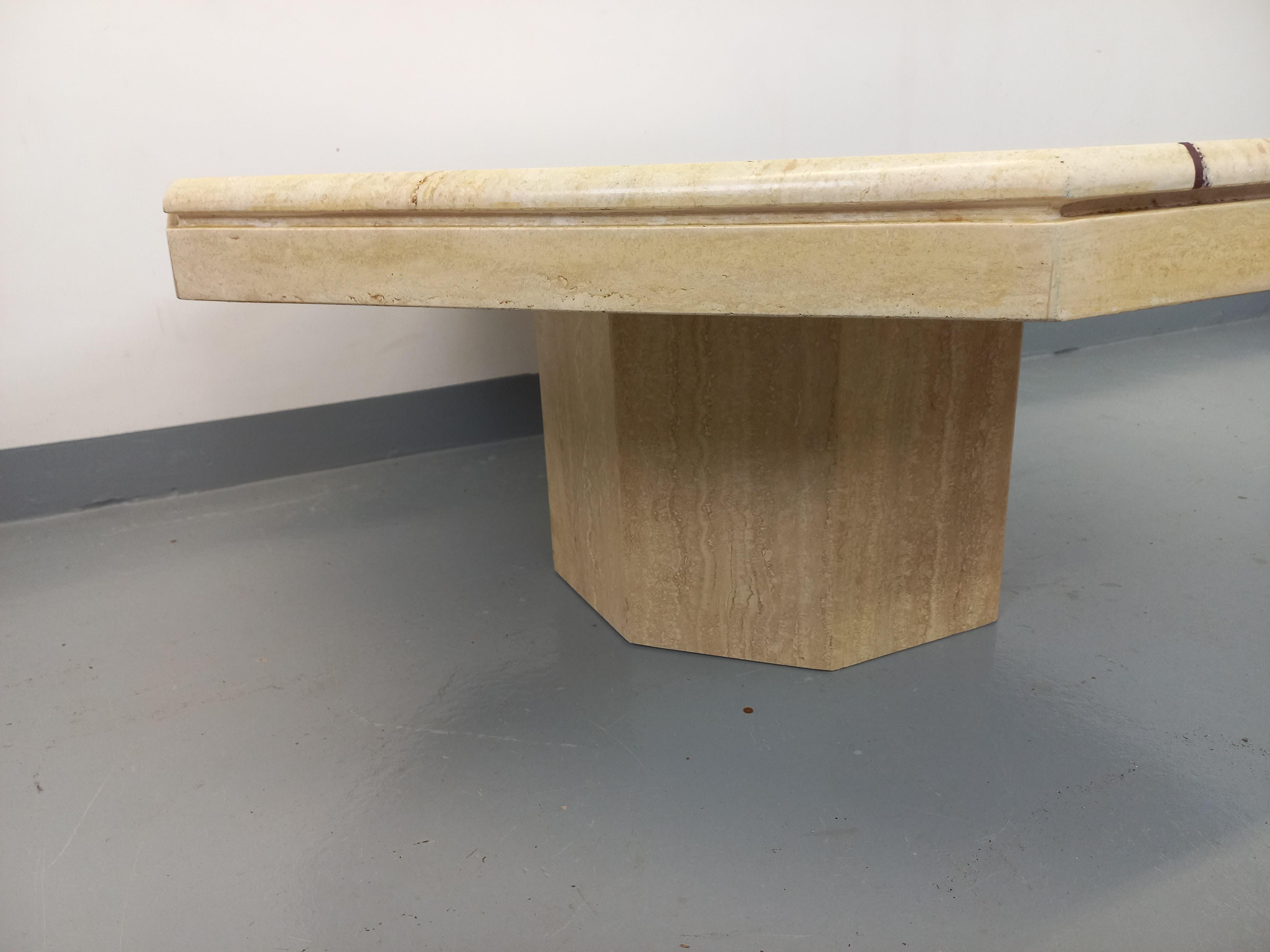 Table basse octogonale vintage en travertin et motif géométrique des années 70 en vente 7